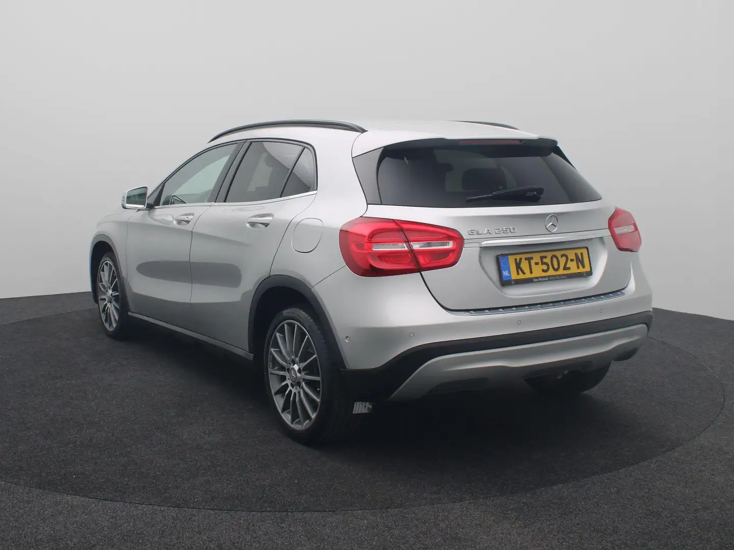 Mercedes-Benz GLA 250 Ambition | Navigatie | Climate Control | Lm velgen Gris - 2