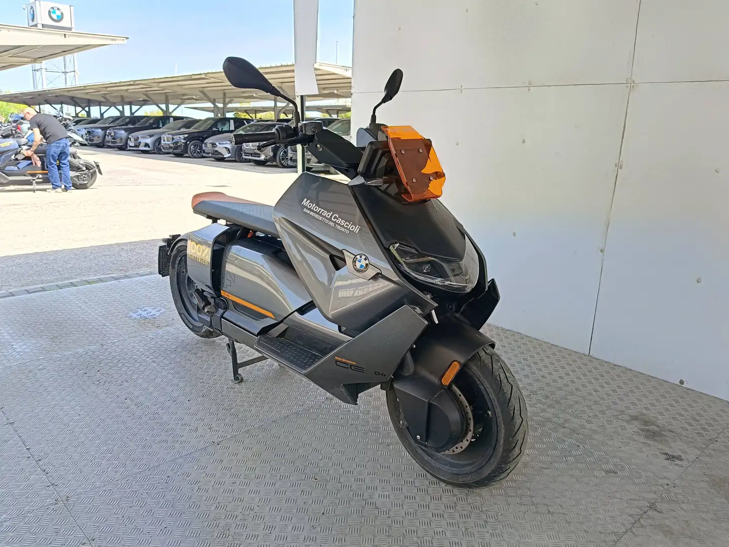 BMW CE 04 Grau - 2