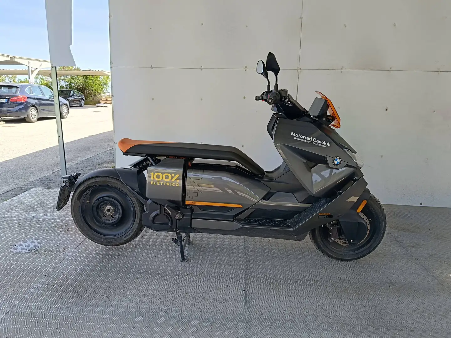BMW CE 04 Grau - 1