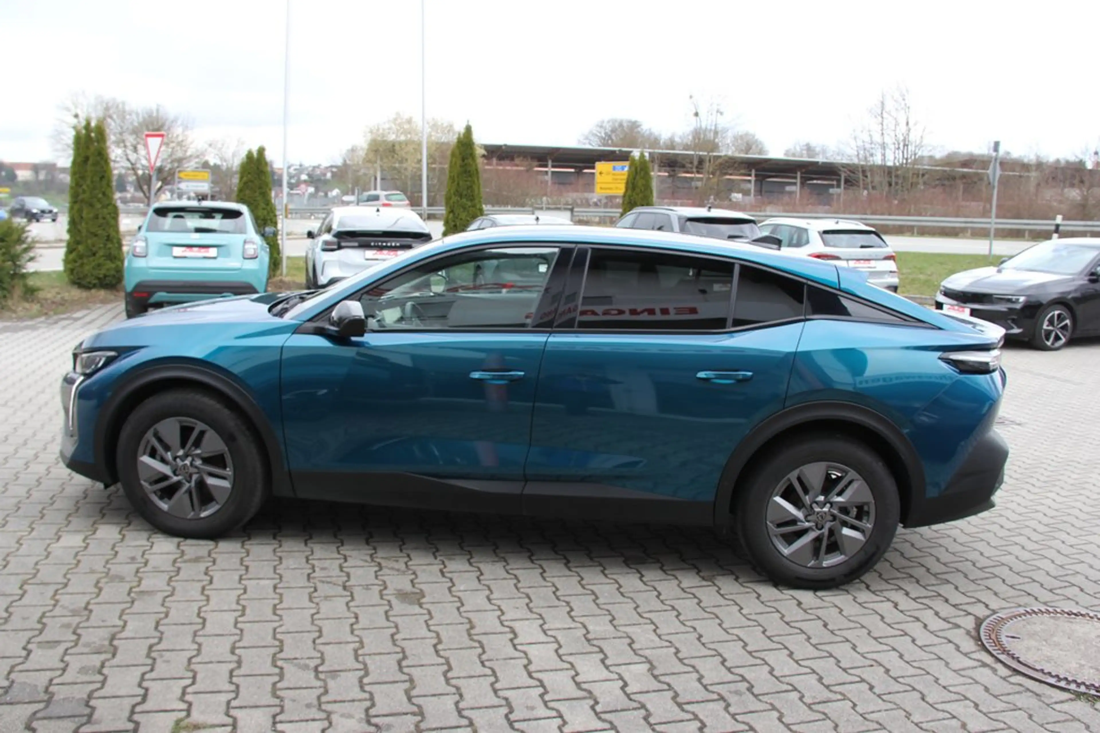 Peugeot 408 Mild Hybrid 145PS Allure AdaptivTempomat — photo 8