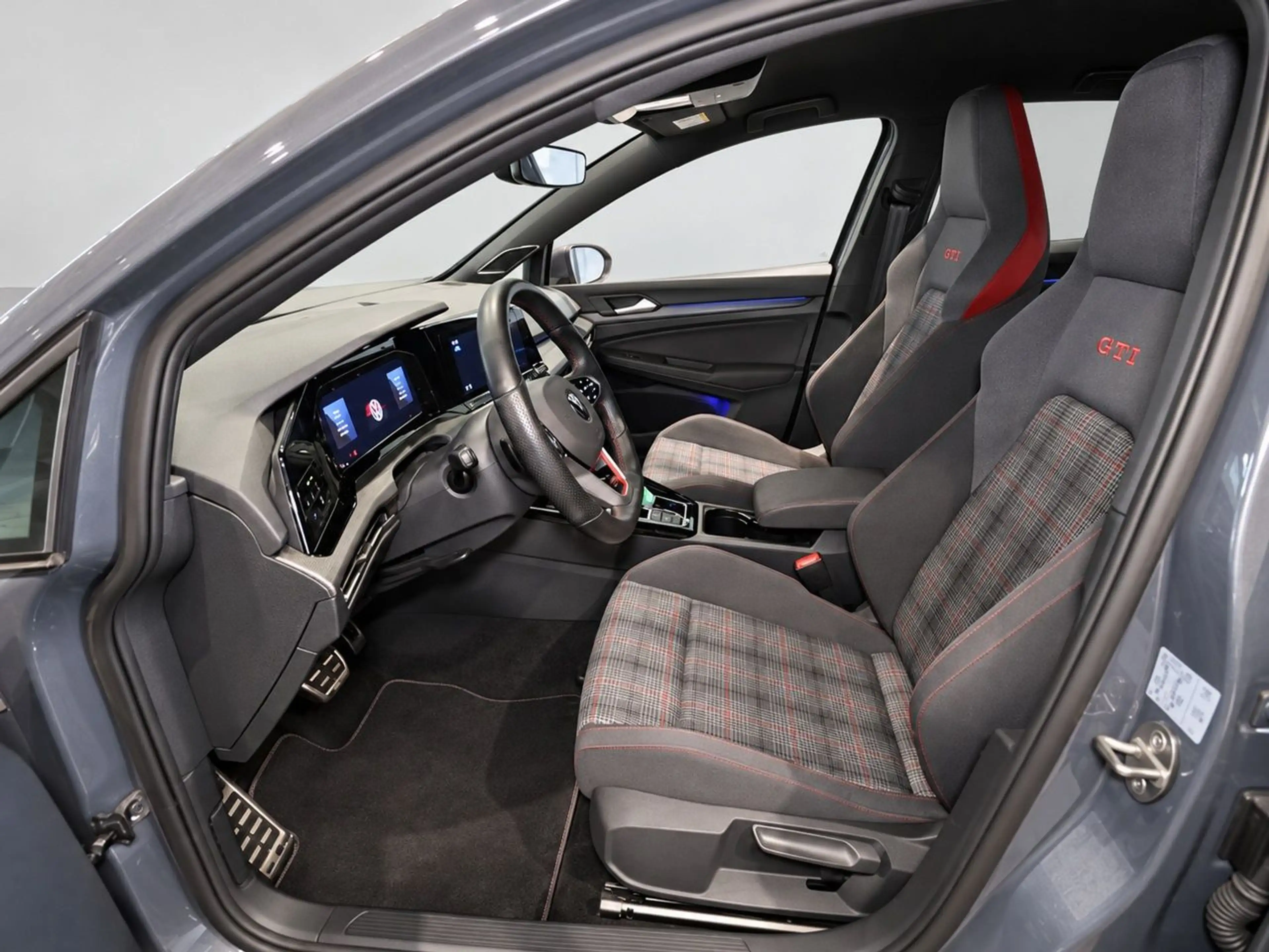 Volkswagen Golf 2.0 TSI GTI DSG Navi Harman Kardon 19 Zoll — photo 9