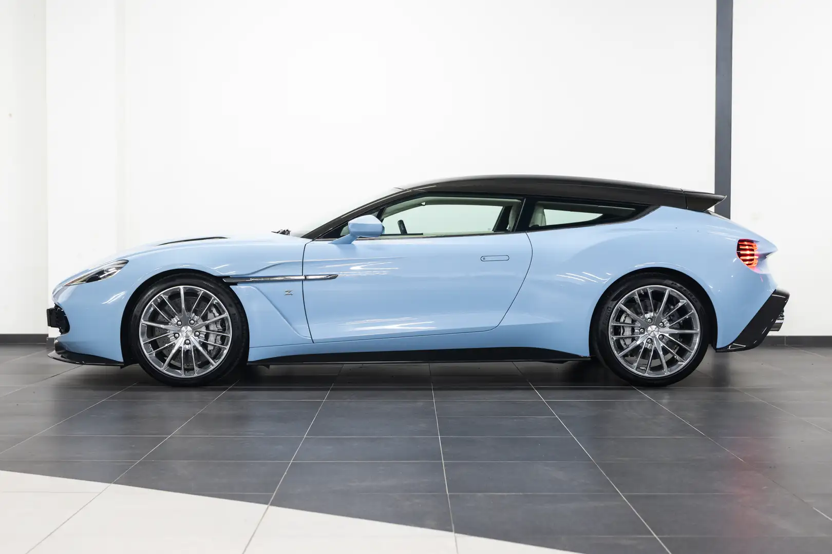 Aston Martin Vanquish ZAGATO SHOOTING BRAKE 1 of 99 Blu/Azzurro - 2