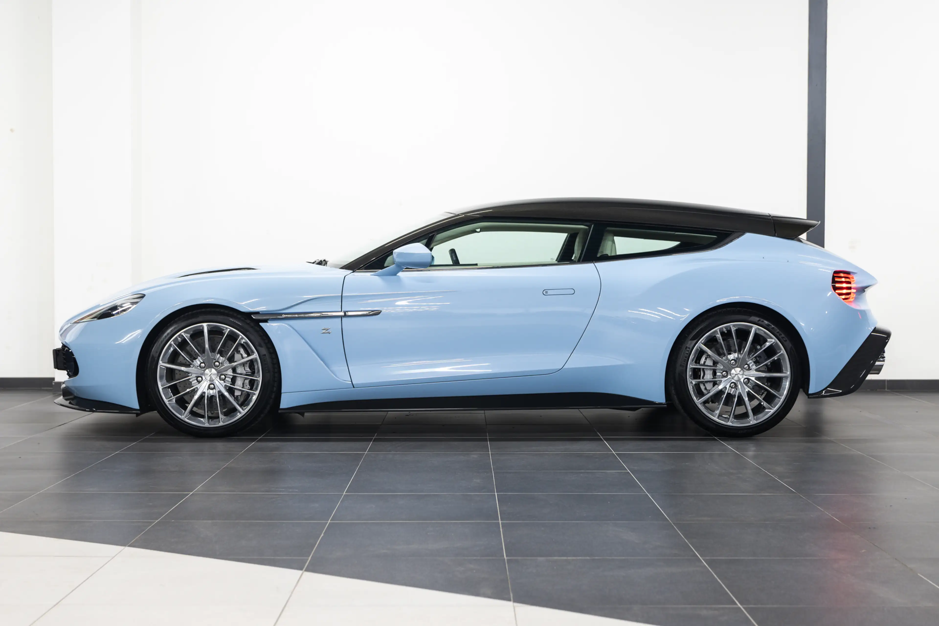 Aston Martin Vanquish ZAGATO SHOOTING BRAKE 1 of 99 — photo 2