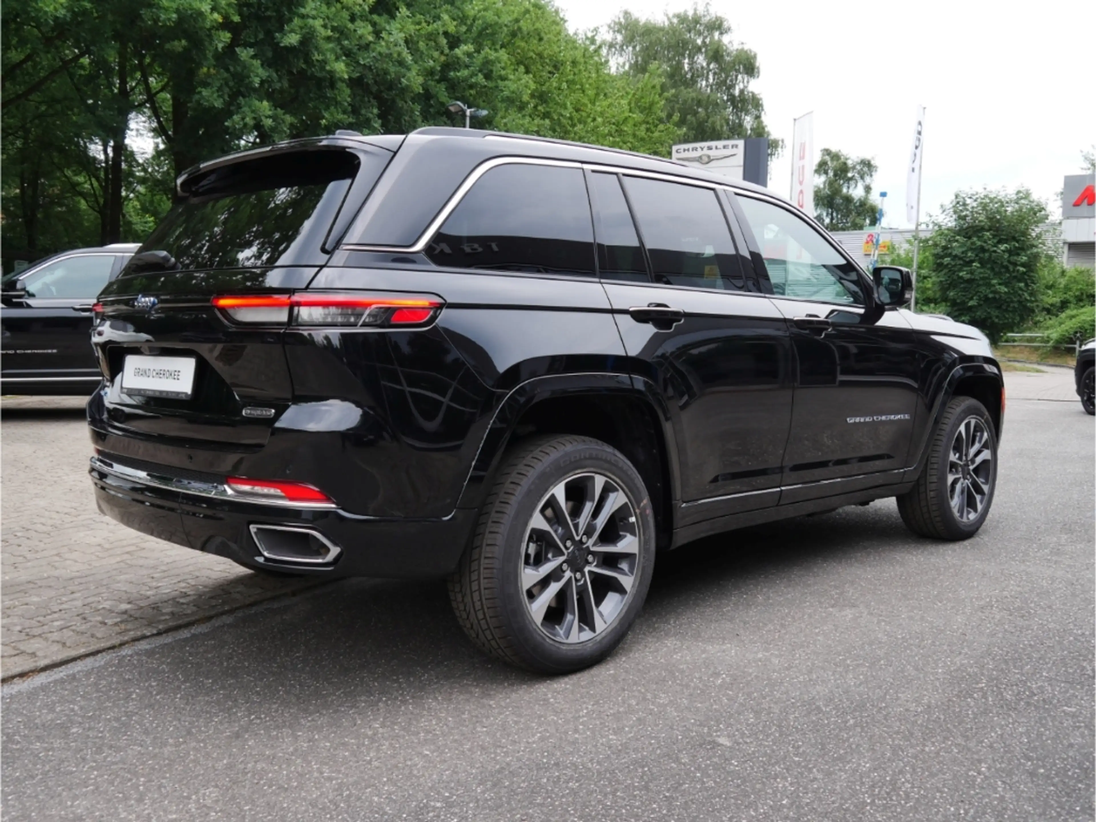 Jeep Grand Cherokee 4xe Overland — photo 7