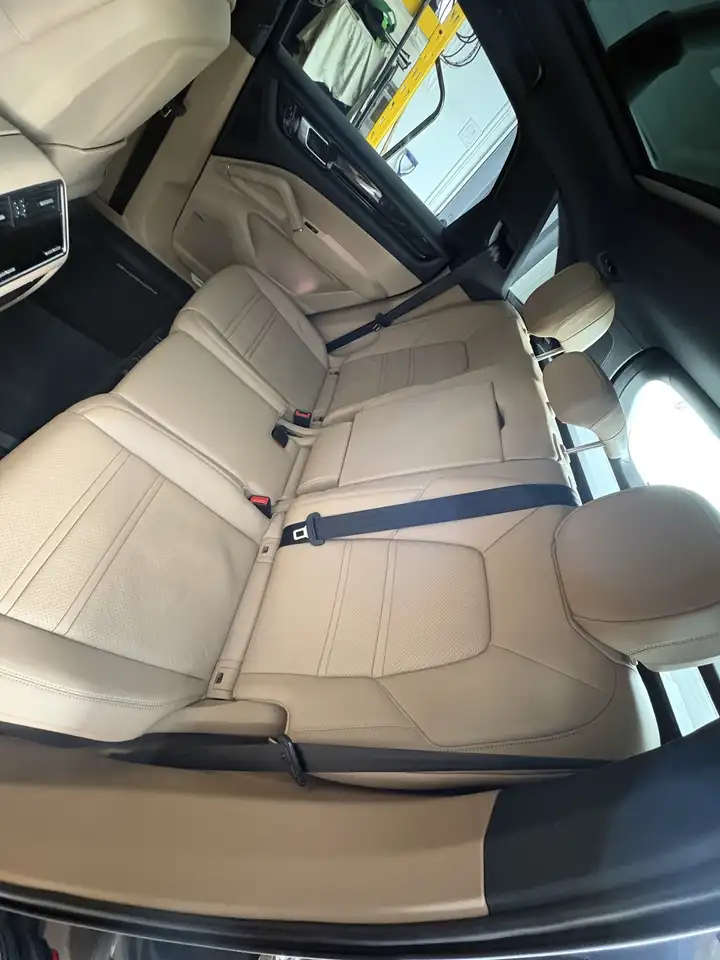 Porsche Cayenne снимка Porsche Cayenne