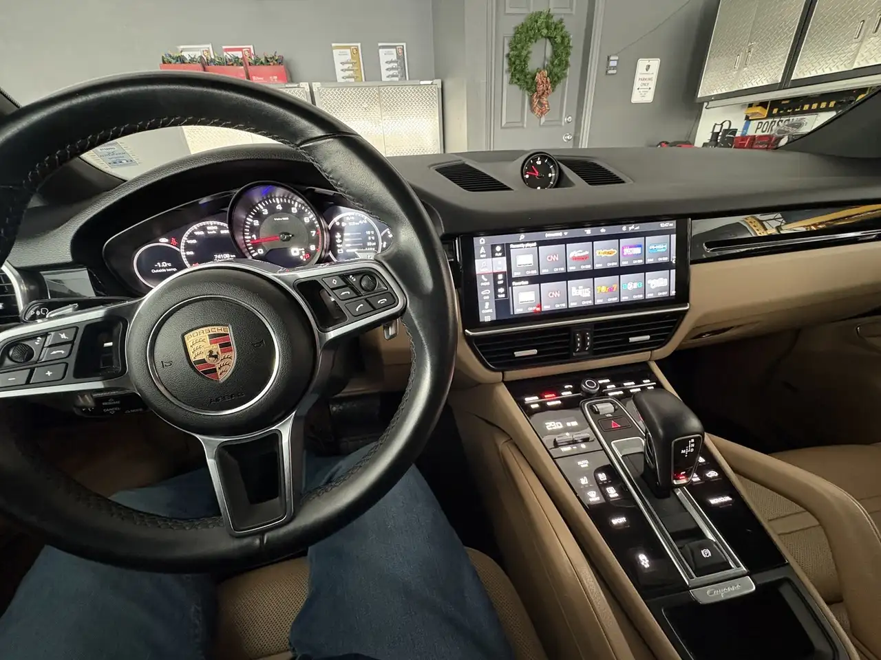 Porsche Cayenne снимка Porsche Cayenne