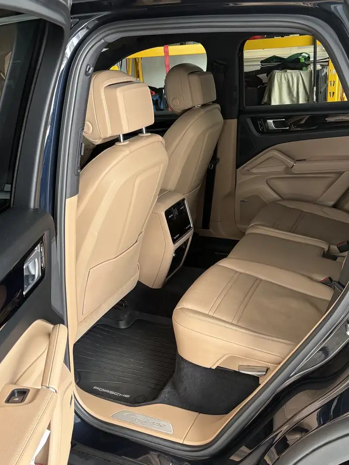Porsche Cayenne снимка Porsche Cayenne