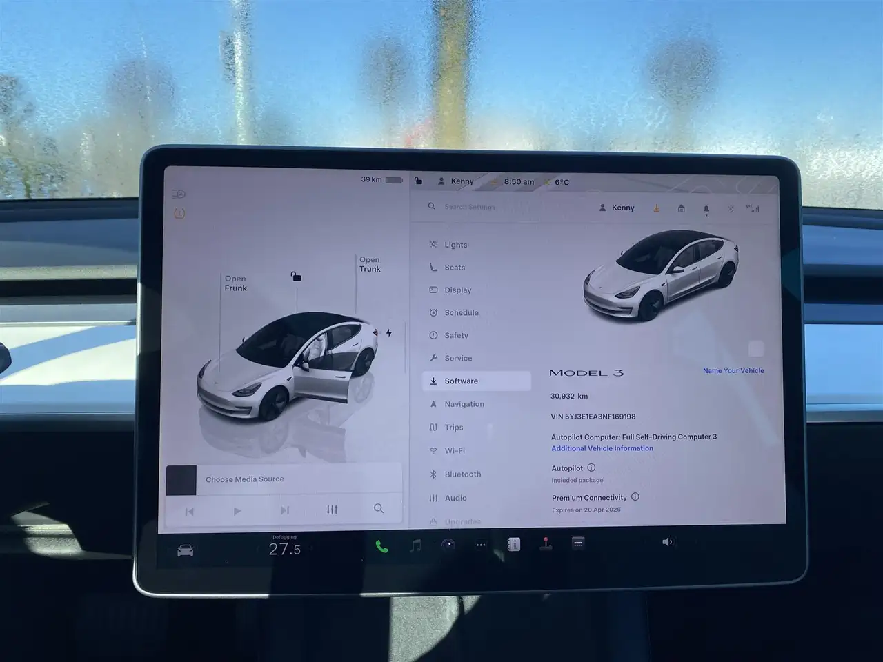 Tesla Model 3 снимка Tesla Model 3