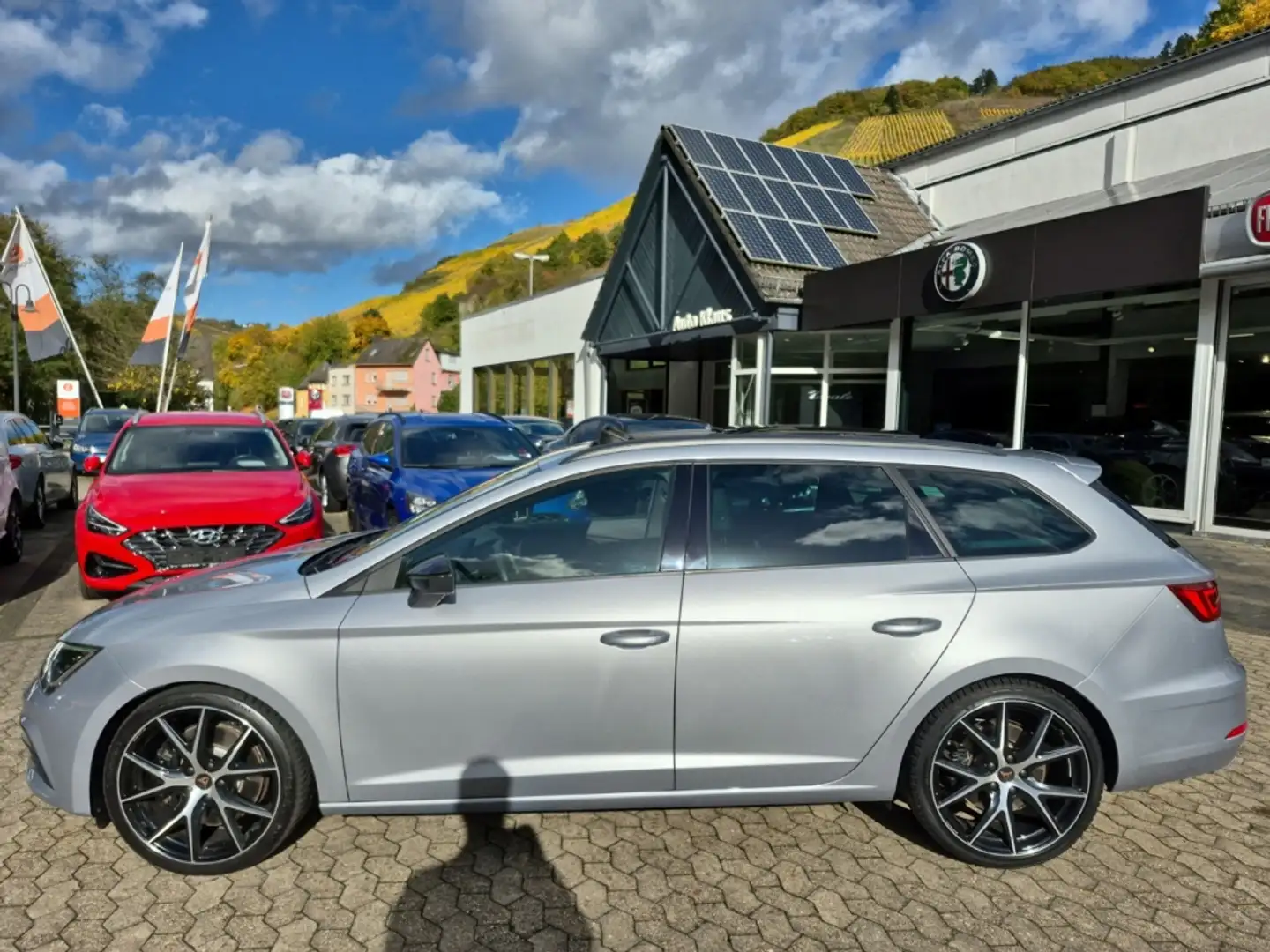 SEAT Leon Cupra 300 ST Pano Beats LED CarPlay Alcantara Silber - 2