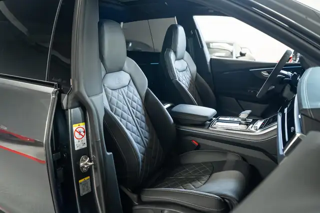 Audi Q8 view 19