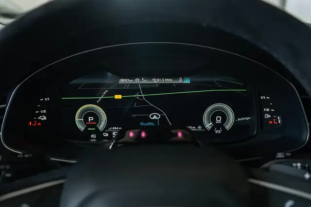 Audi Q8 view 22