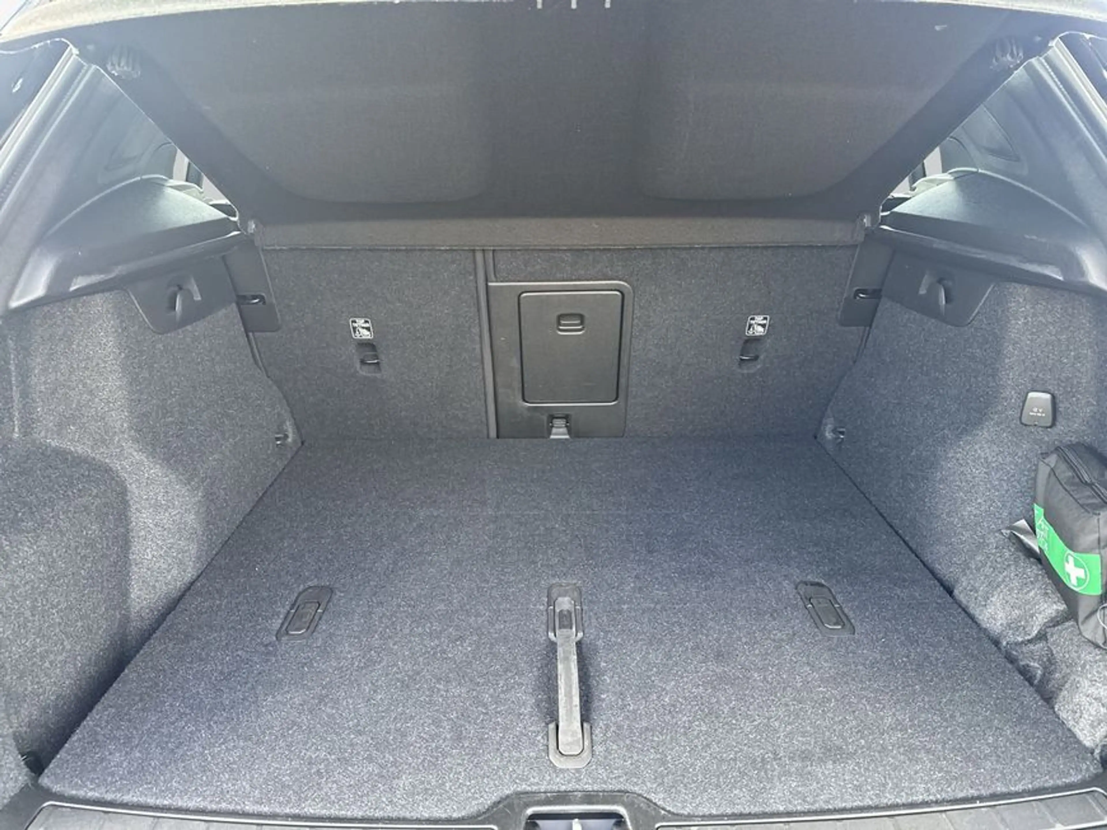 Volvo XC40 XC40 B3 B DKG Plus Black Edition — photo 8