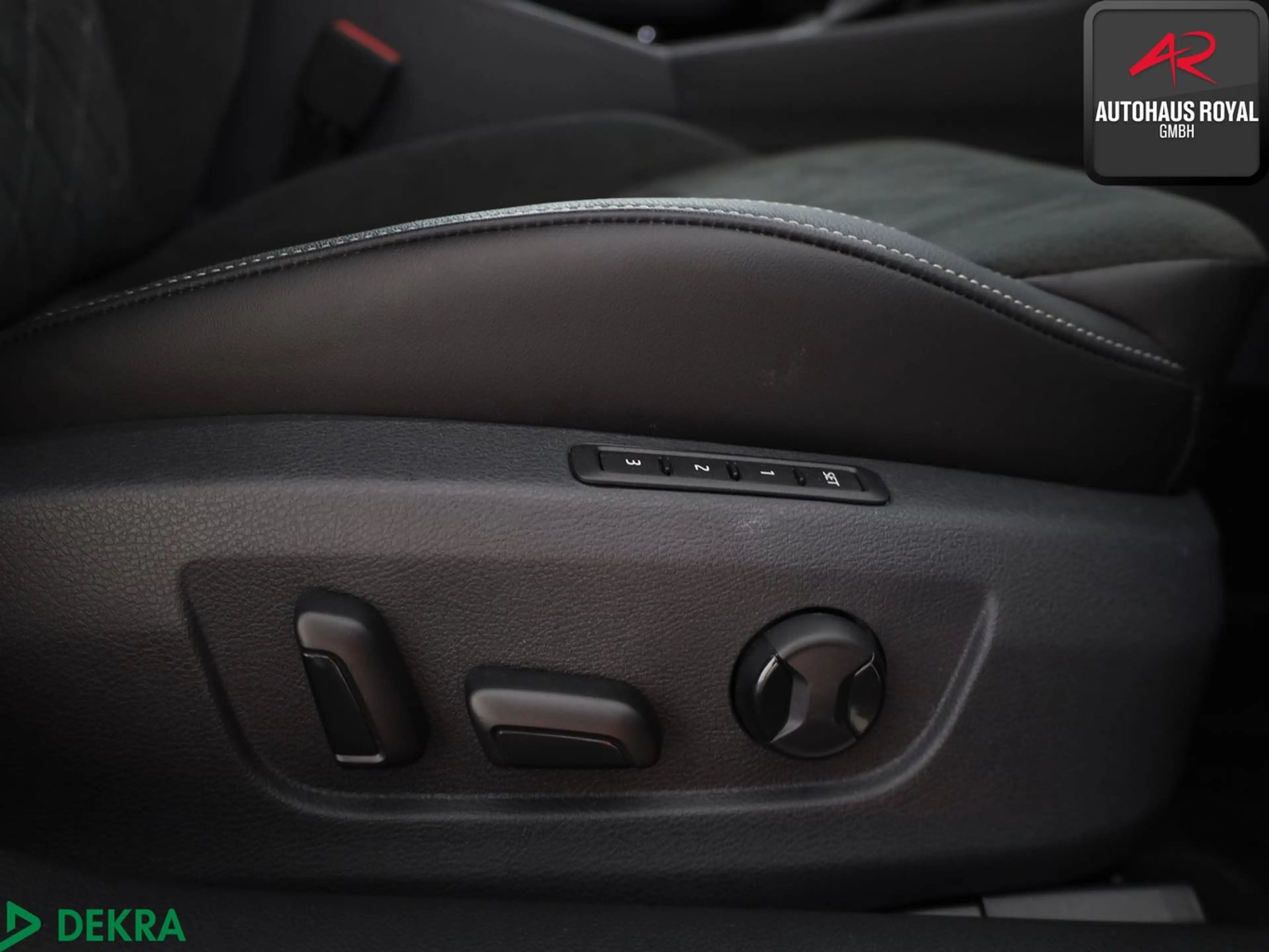 Skoda Superb Combi 2.0 TDI SPORTLINE MATRIX,360°,ACC — photo 11