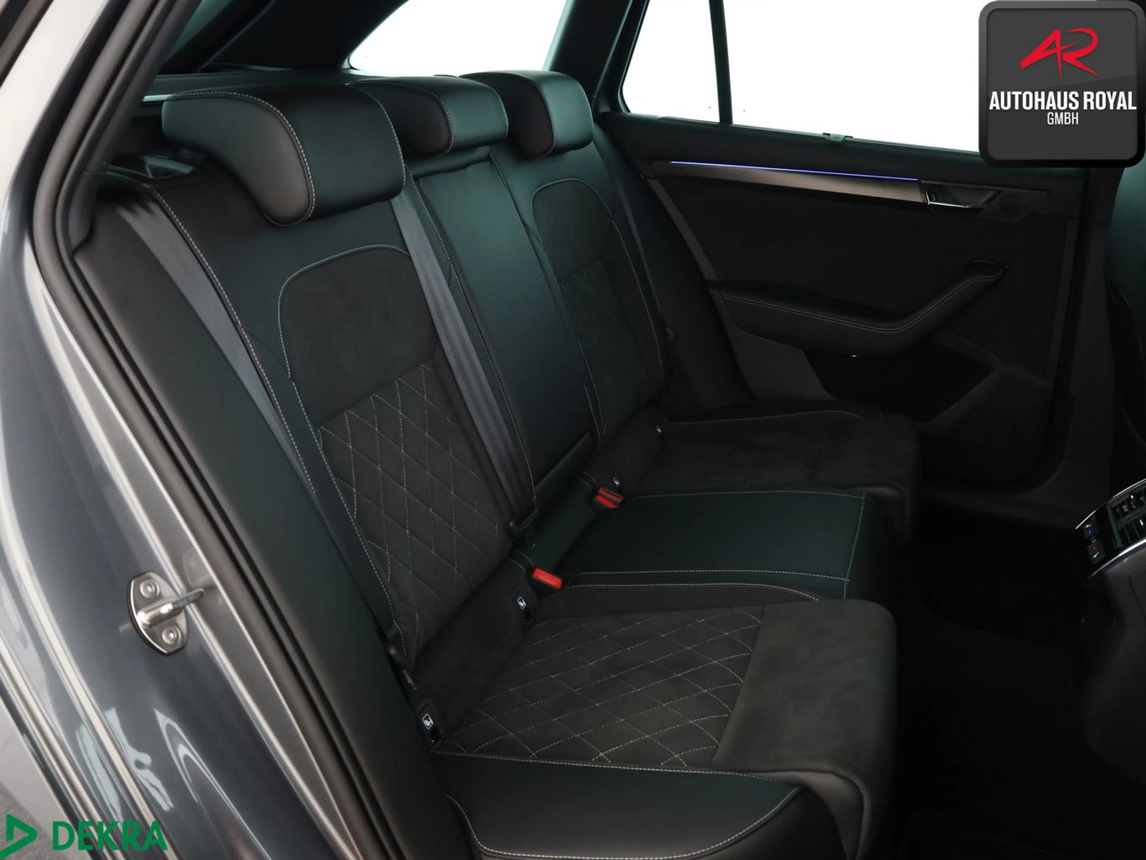 Skoda Superb Combi 2.0 TDI SPORTLINE MATRIX,360°,ACC — photo 12