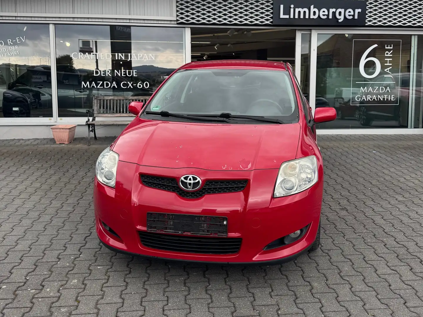 Toyota Auris Life Rot - 1