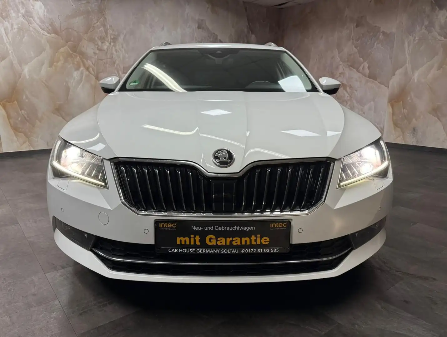 Skoda Superb Combi Laurin&Klement+TOP+ Weiß - 2