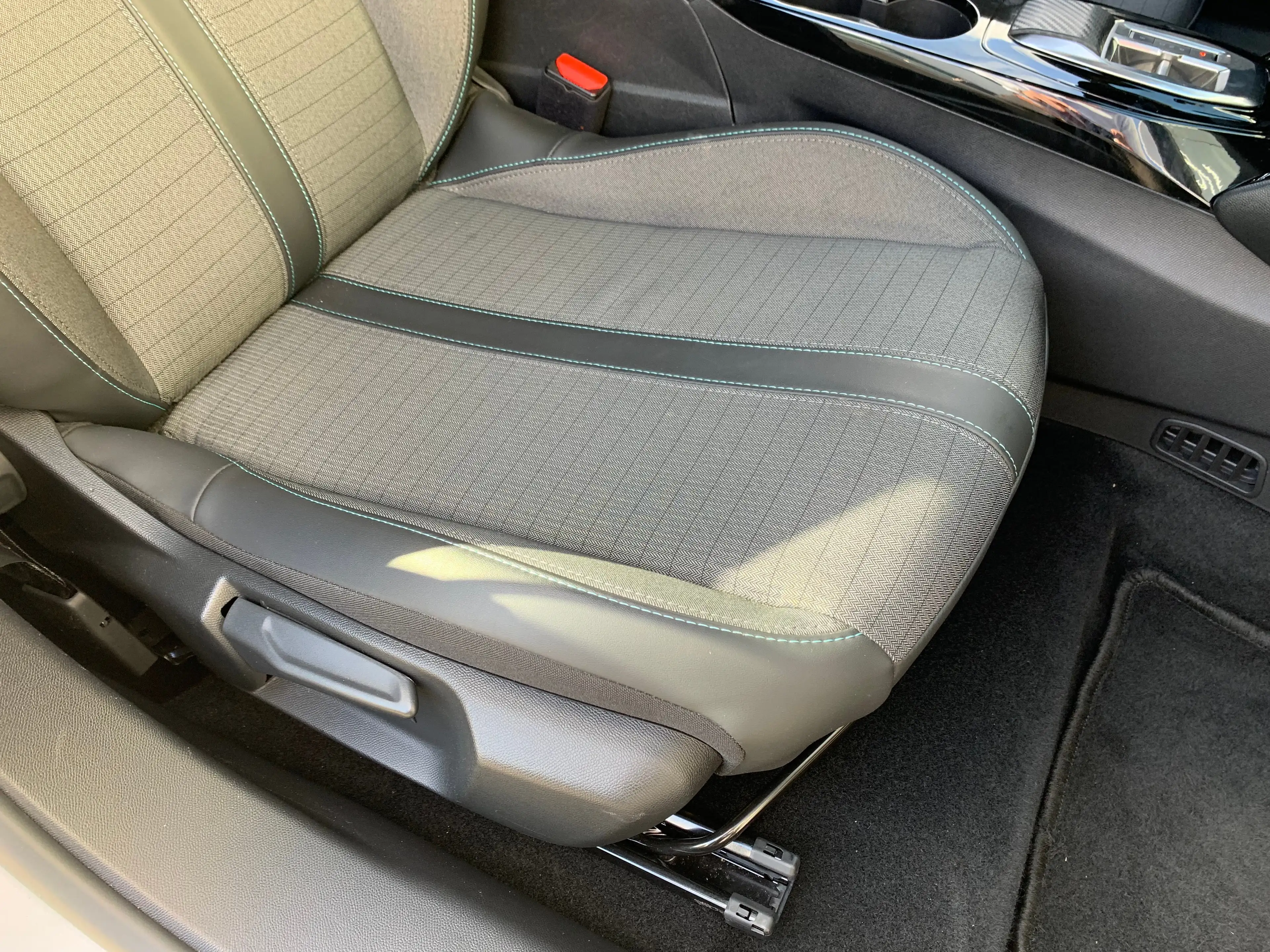 Peugeot e-2008 EV Allure Pack 50 kWh SOH 94% | Airco | Camera | C — photo 31