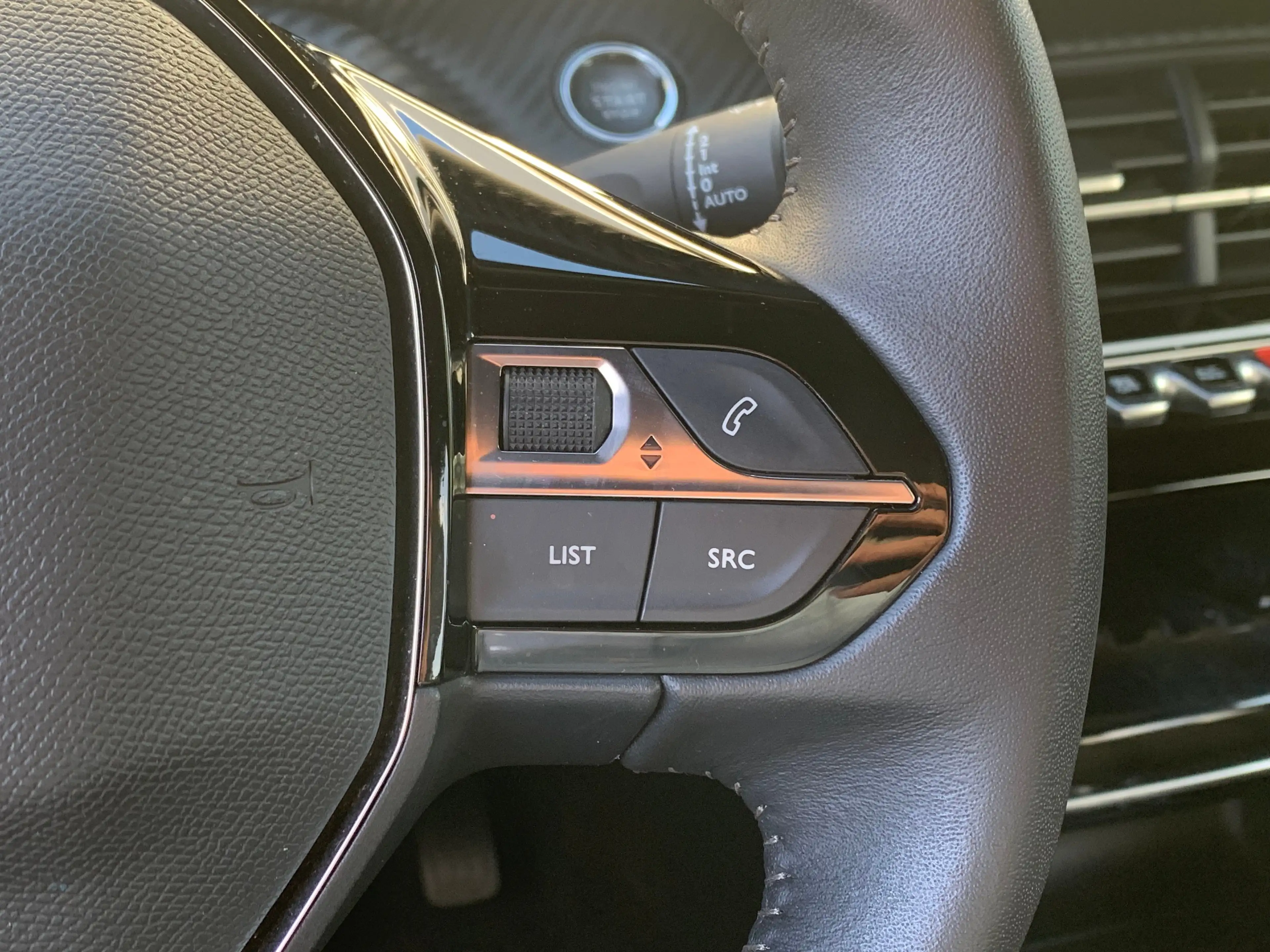 Peugeot e-2008 EV Allure Pack 50 kWh SOH 94% | Airco | Camera | C — photo 14