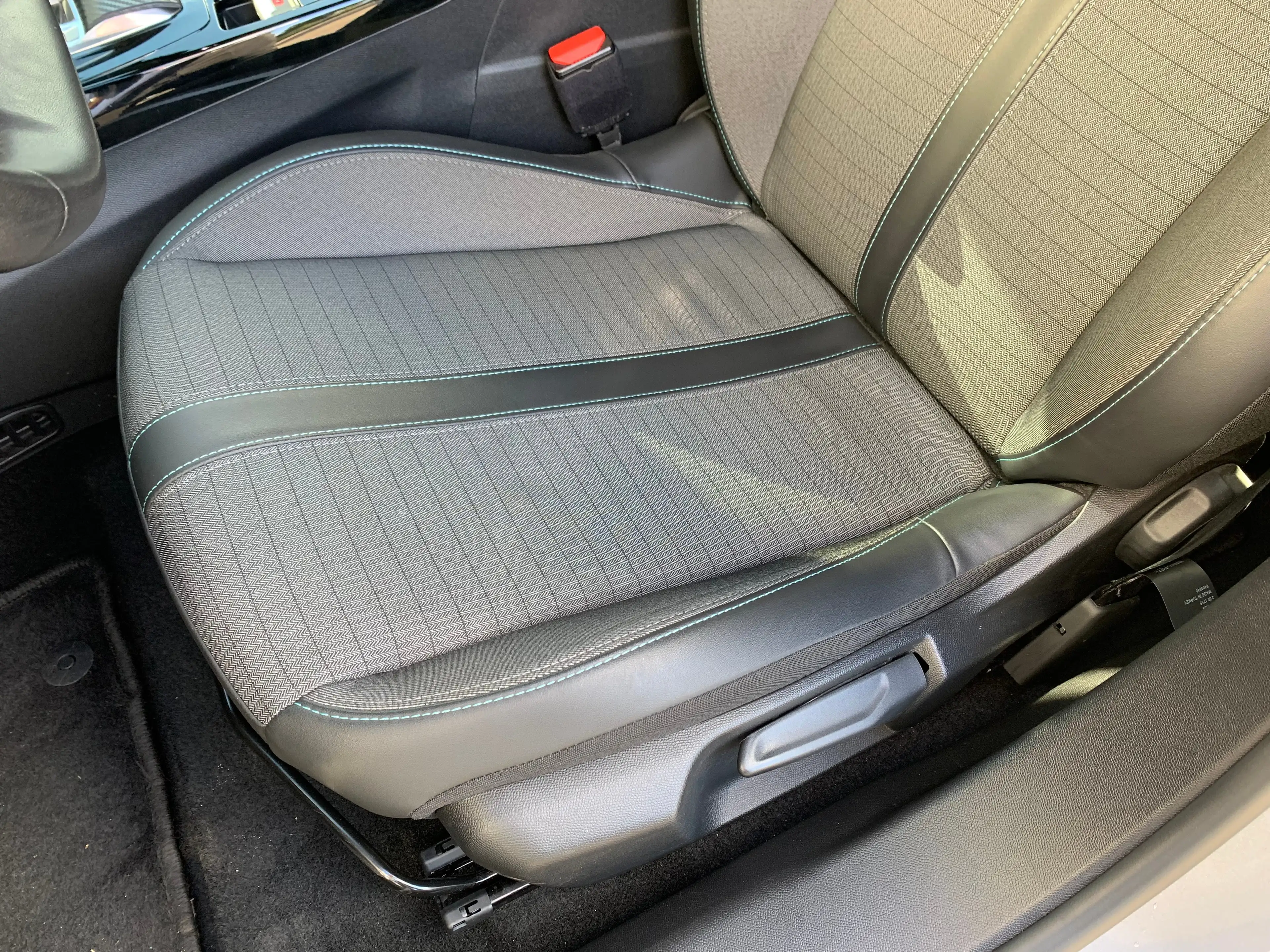 Peugeot e-2008 EV Allure Pack 50 kWh SOH 94% | Airco | Camera | C — photo 27