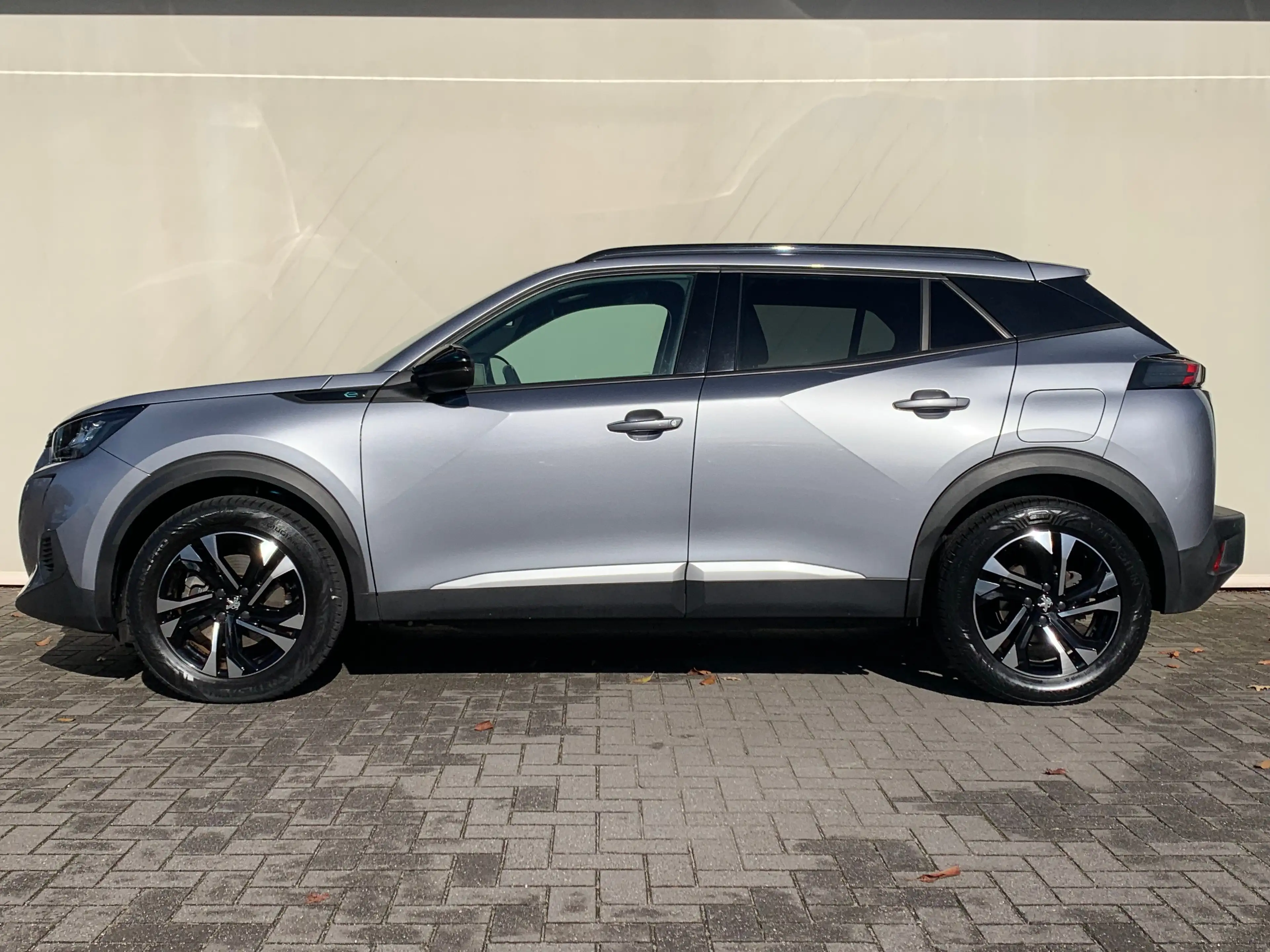 Peugeot e-2008 EV Allure Pack 50 kWh SOH 94% | Airco | Camera | C — photo 4