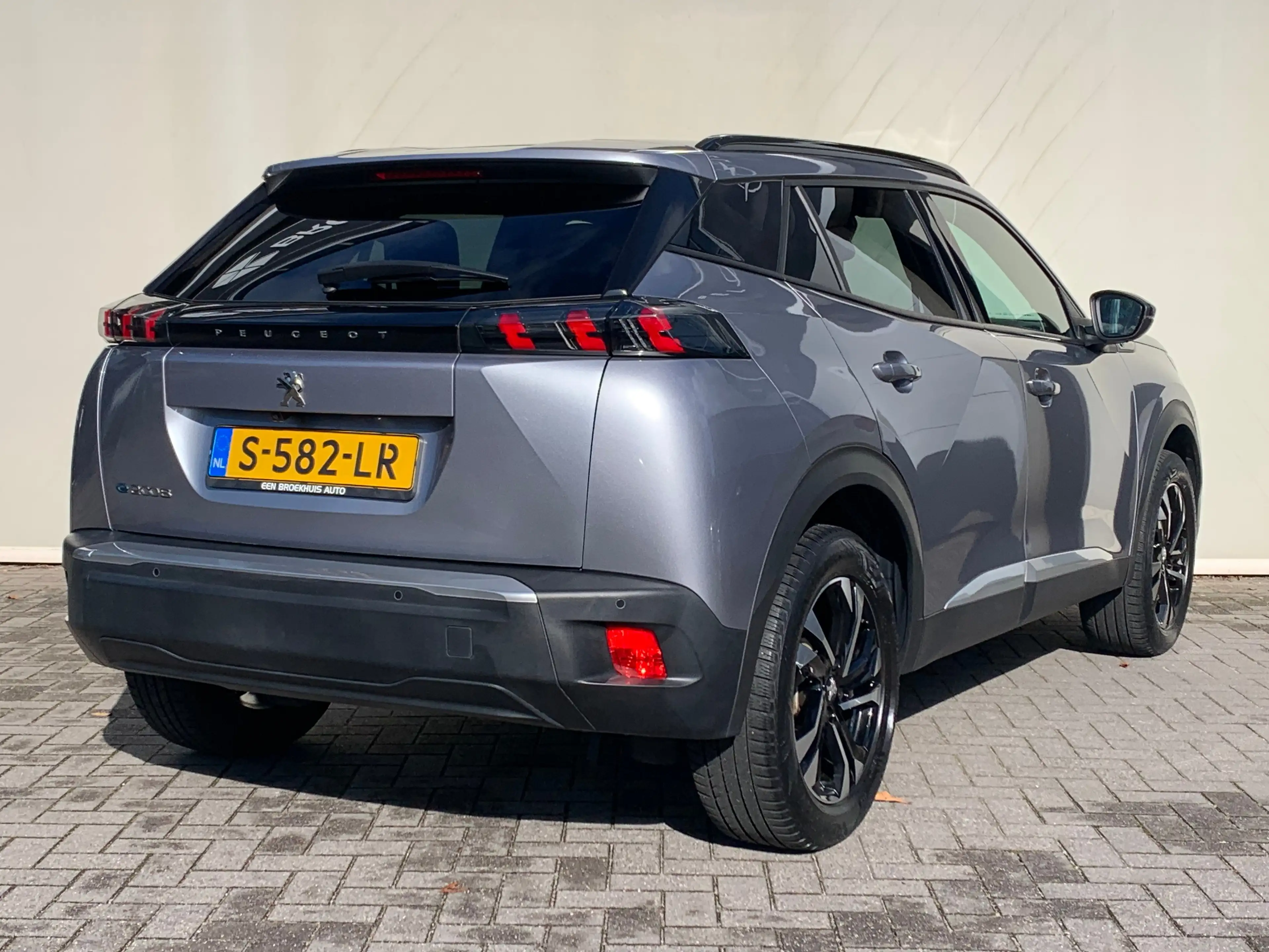 Peugeot e-2008 EV Allure Pack 50 kWh SOH 94% | Airco | Camera | C — photo 7