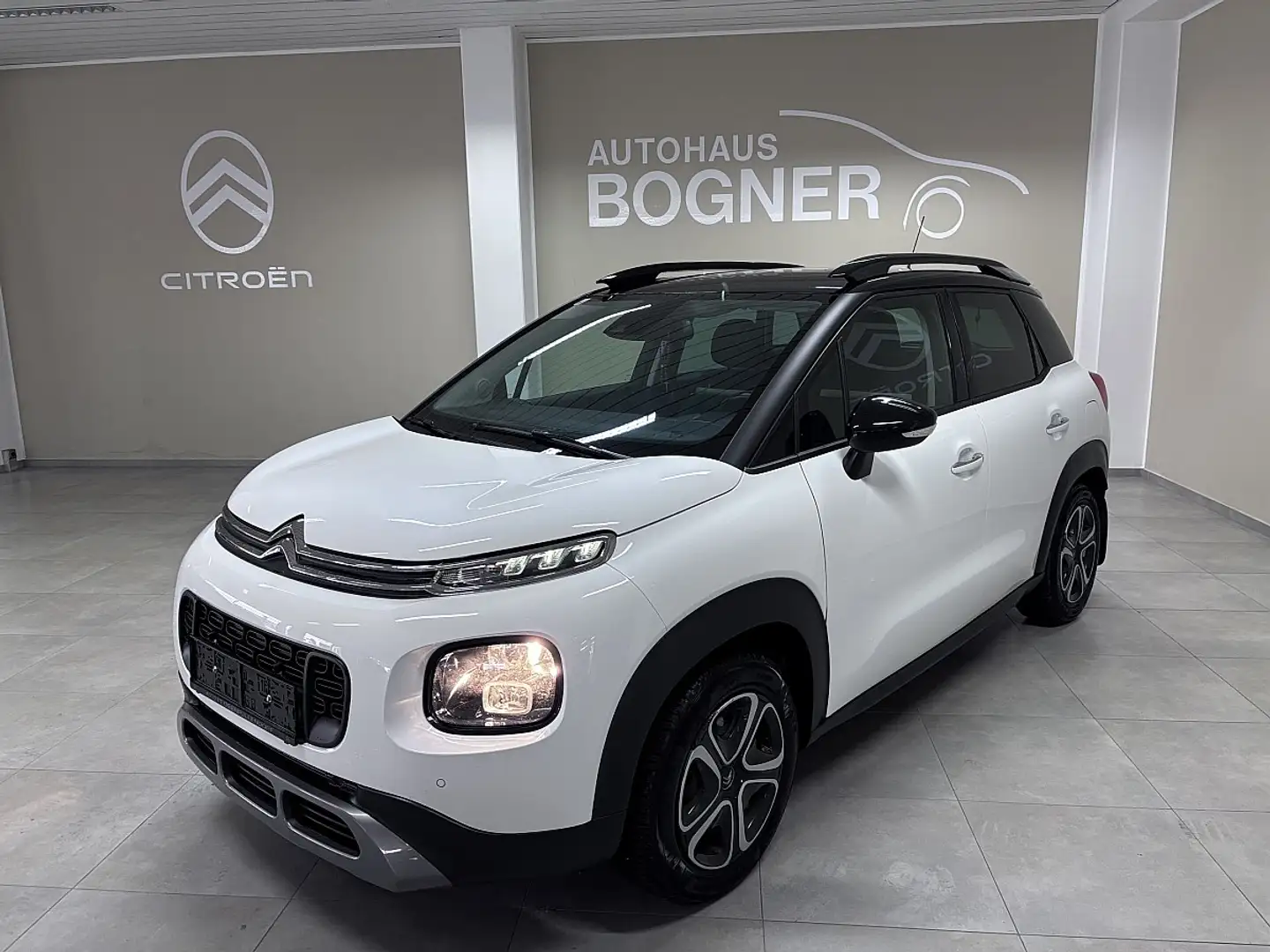 Citroen C3 Aircross PureTech 110 S&S 5-Gang-Manuell Shine PRIVATVER... Weiß - 1