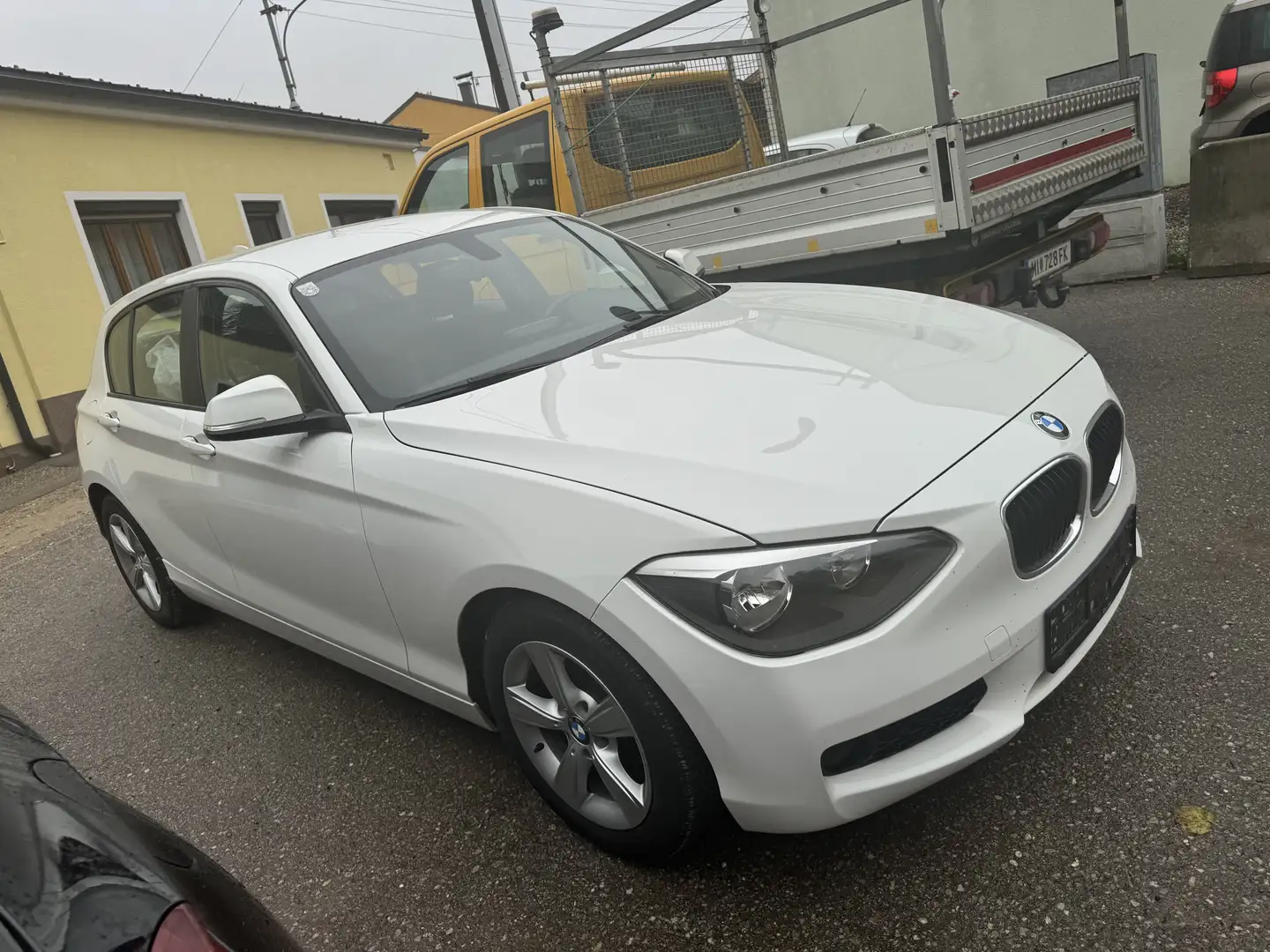 BMW 116 BMW 1er mit Neuse. Pickerl und sehr gepflegt - 1