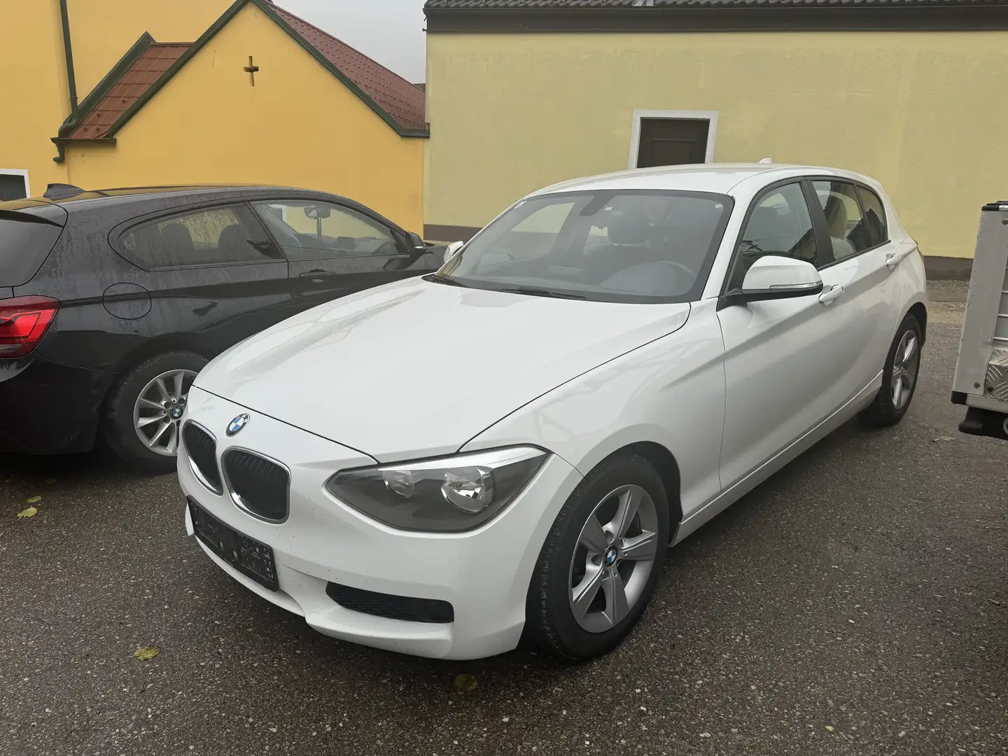 BMW 116 BMW 1er mit Neuse. Pickerl und sehr gepflegt - 2