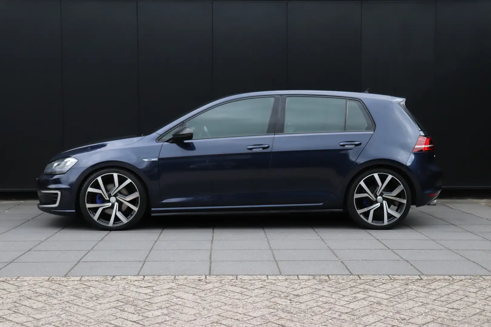 Volkswagen Golf GTE 1.4 TSI | DSG | LEDER | STOELVERW. | CAMERA | APPL Blauw - 2