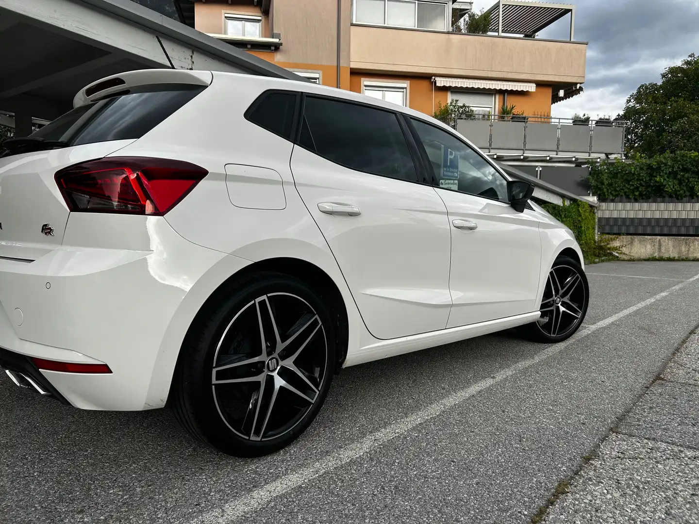 SEAT Ibiza FR Weiß - 1