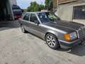 Mercedes-Benz 230 E - thumbnail 4