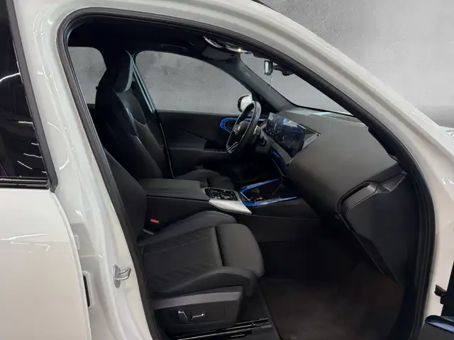 BMW X3 view 11