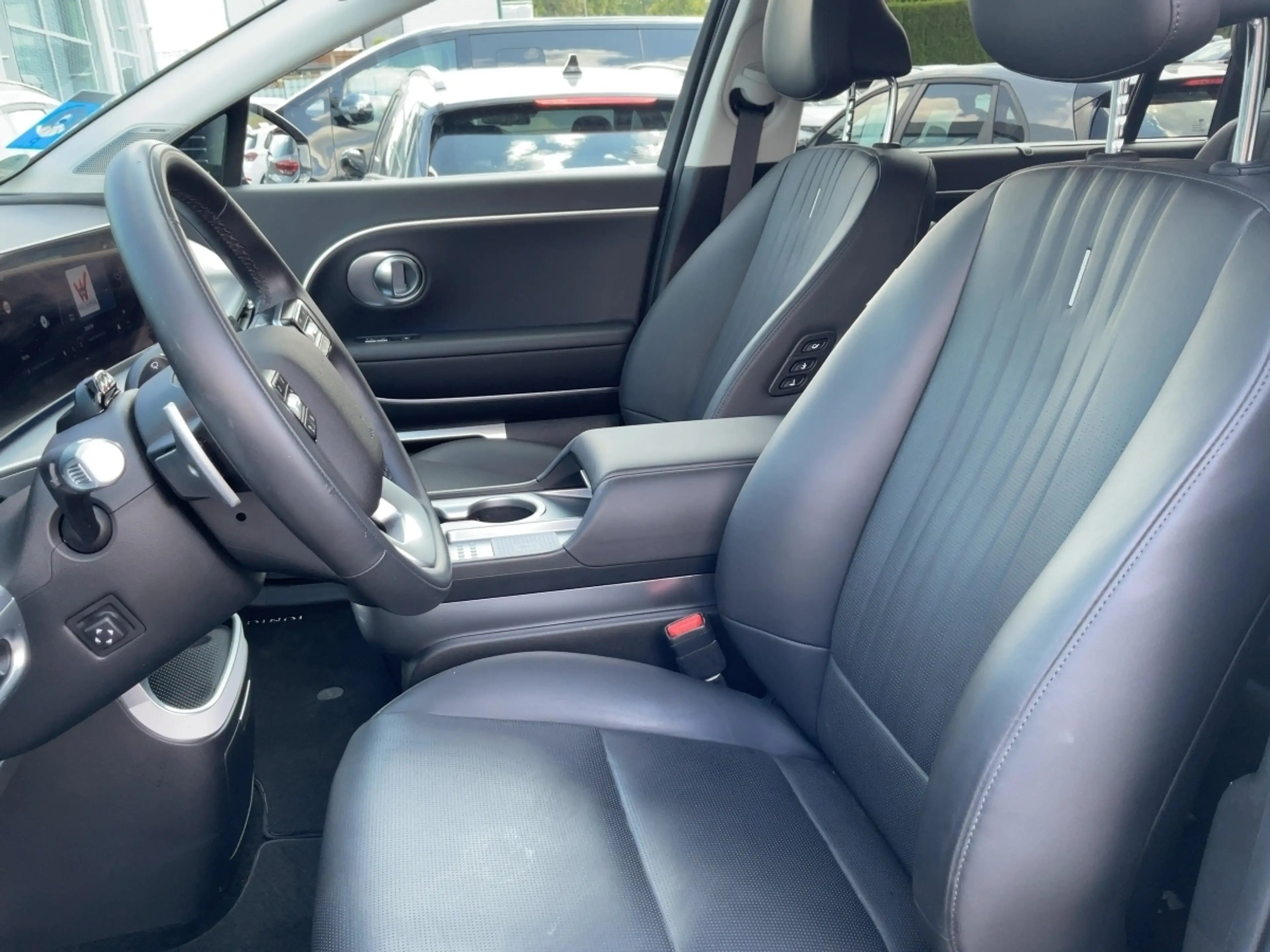 Hyundai IONIQ UNIQ 6 Sitzer 226kW Allrad (MY26) — photo 15