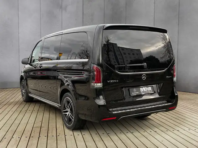Mercedes-Benz V-Class view 3