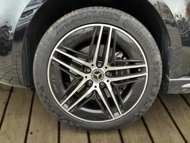 Mercedes-Benz V-Class view 6