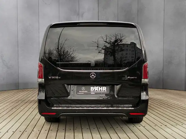 Mercedes-Benz V-Class view 8