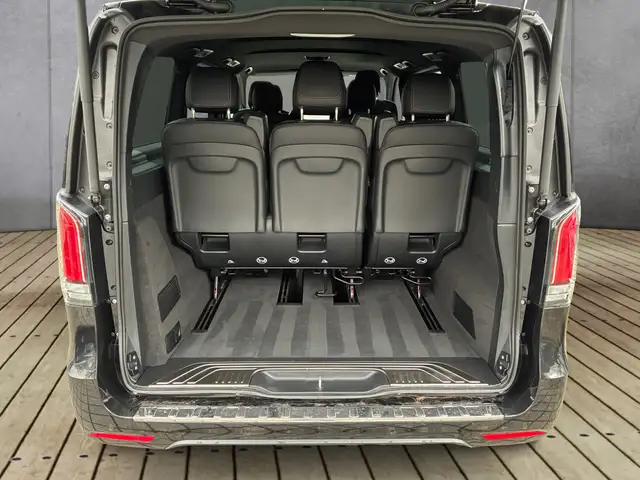 Mercedes-Benz V-Class view 10