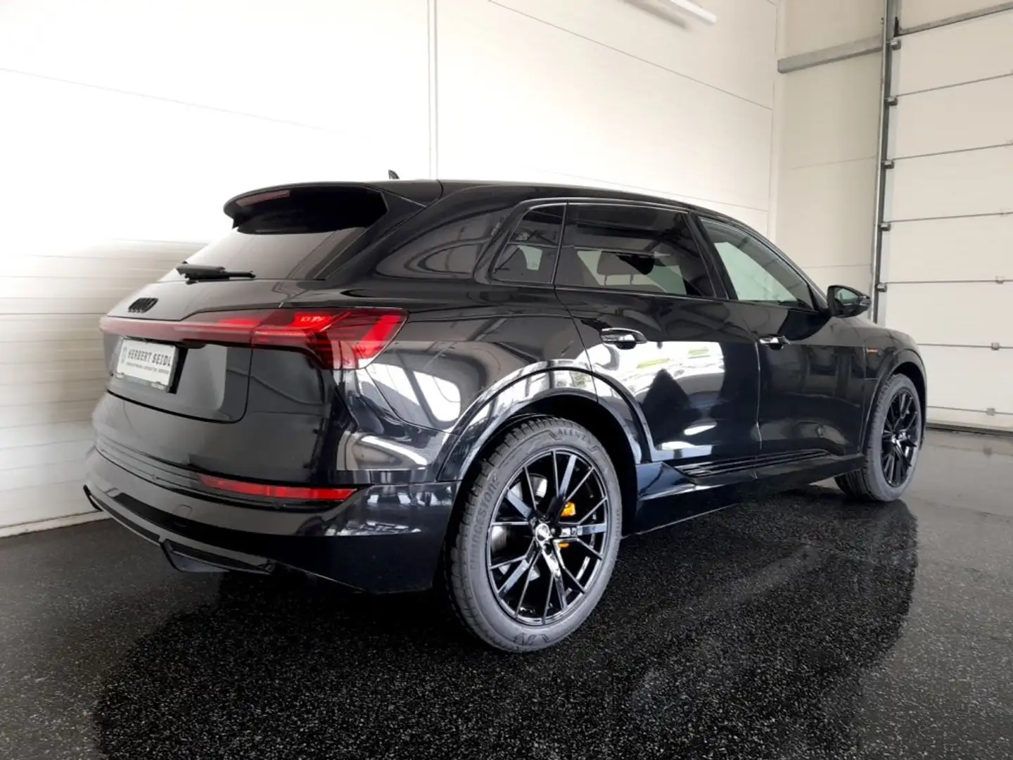 Audi e-tron 50 QUATTRO S-LINE BLACK EDITION *NP: € 93.590,- / MATRIX-LED / 21 ZOLL / NACHTSICHTASSIST & HEAD-UP / B&O SOUND* Schwarz - 2