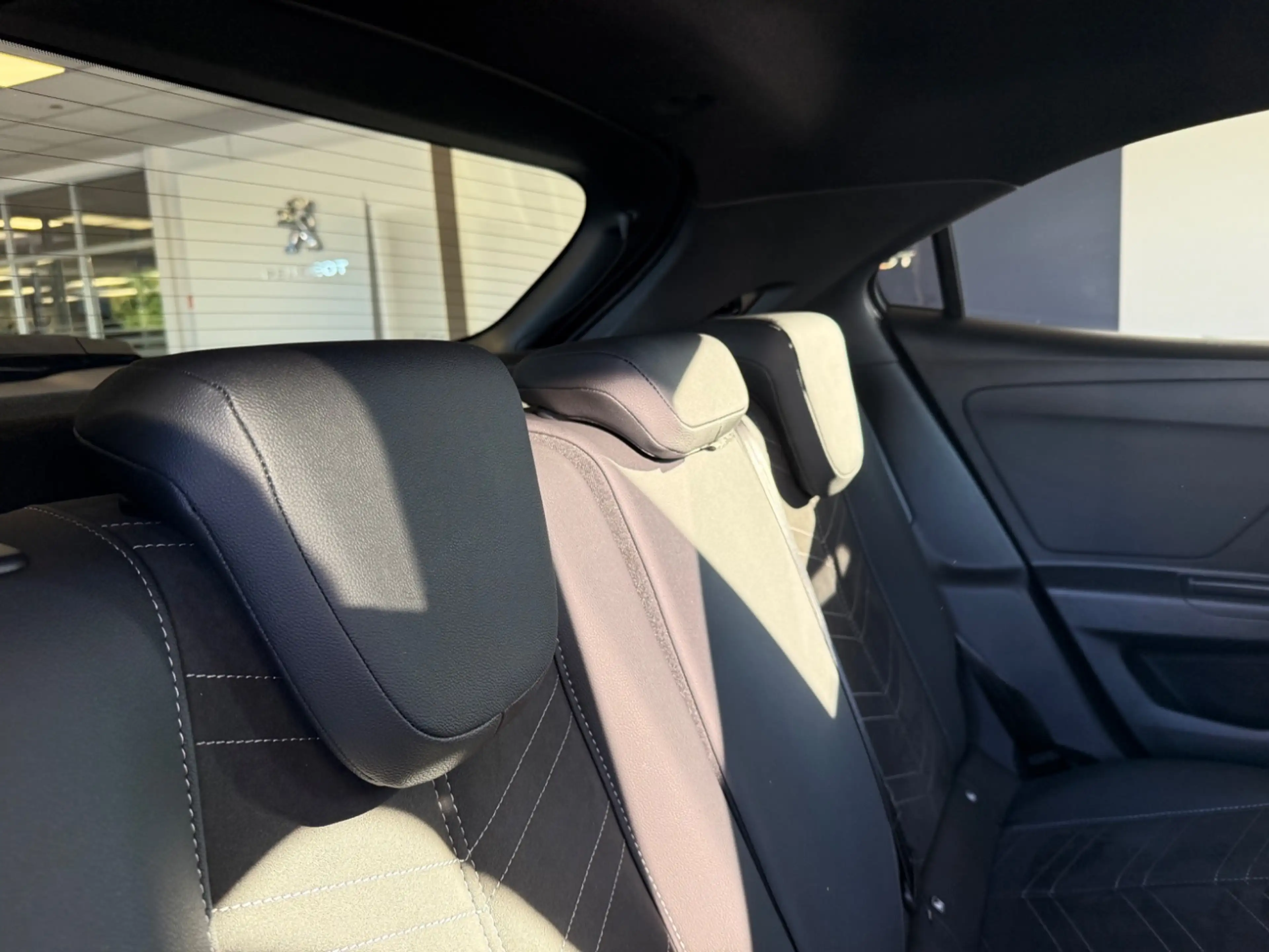 Opel Mokka-E Mokka e Ultimate — photo 14