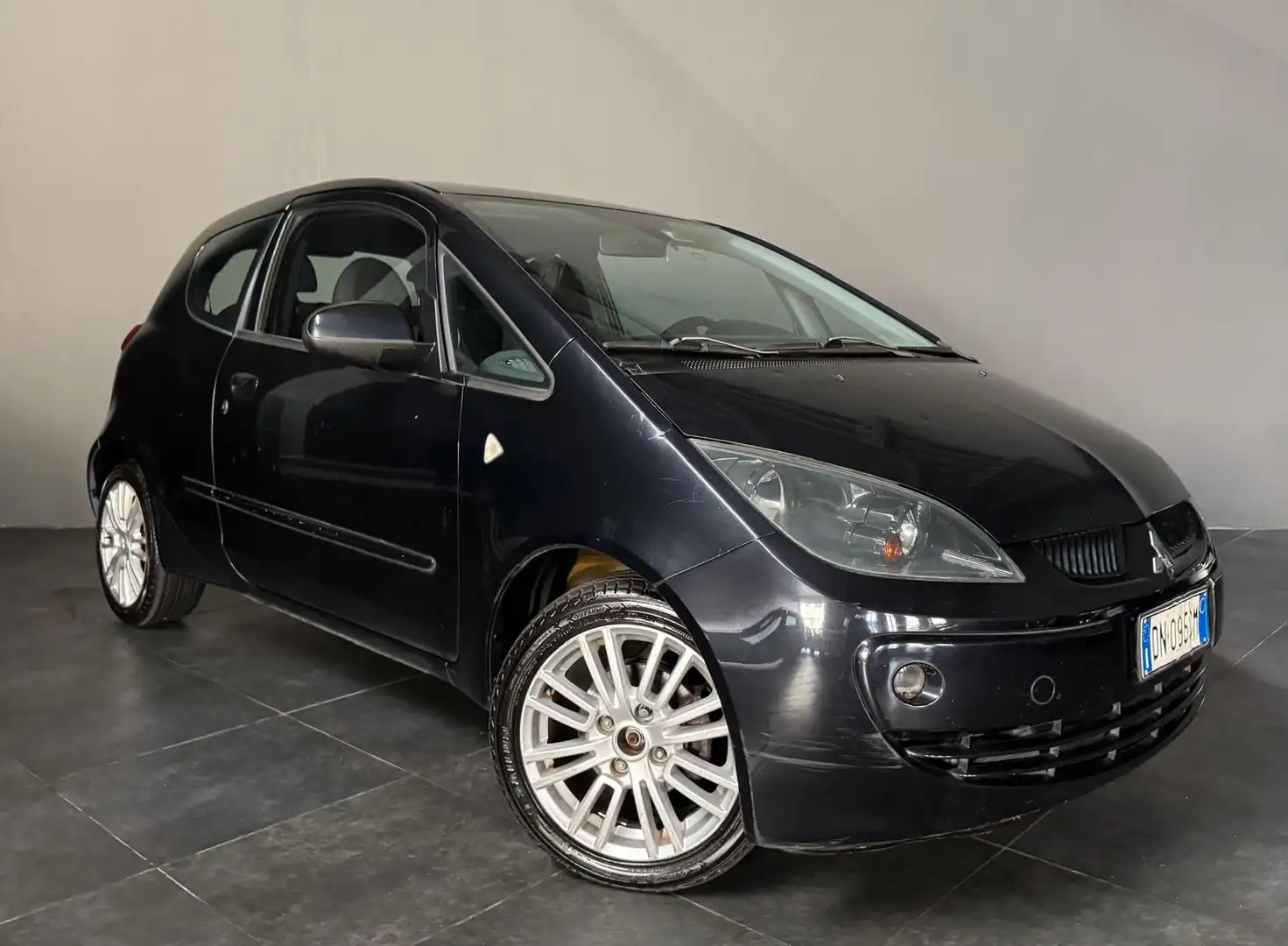 Mitsubishi Colt 1ADATTA A NEOPATENTATI - 1