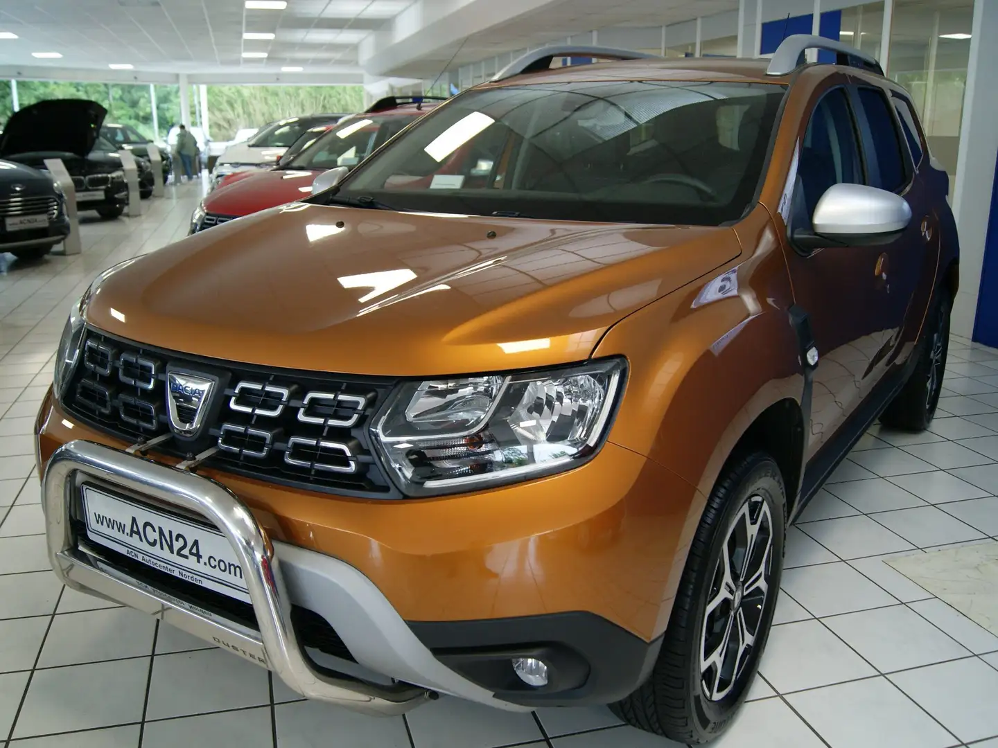 Dacia Duster Prestige Navi Kamera Bull Oranje - 1