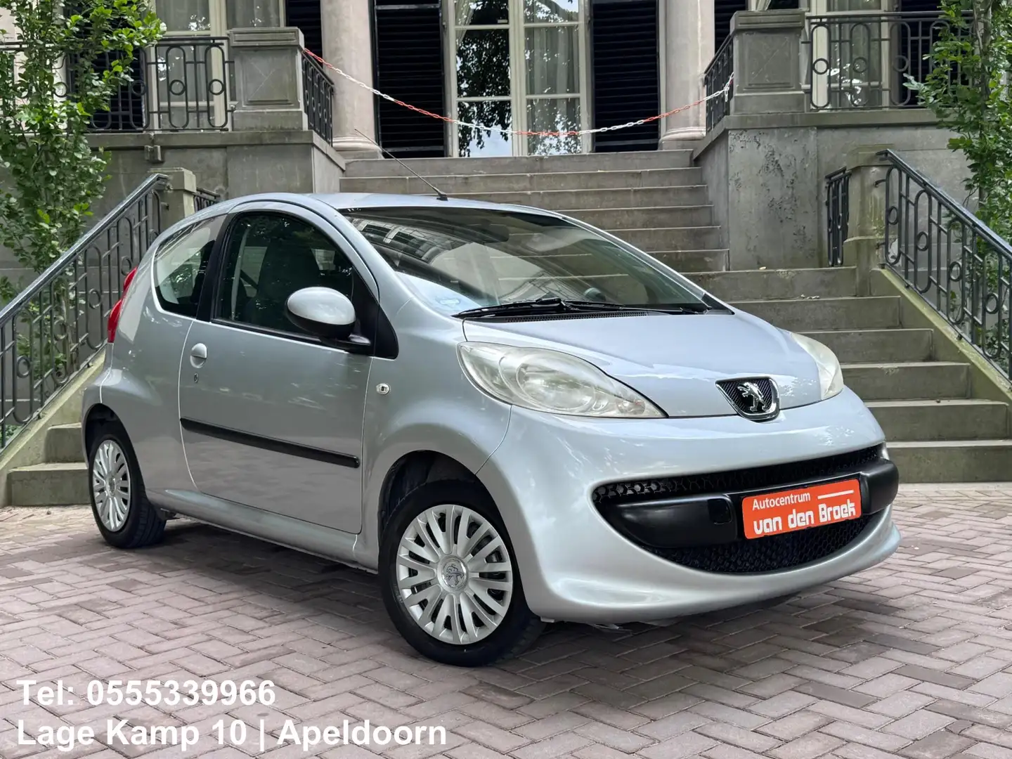 Peugeot 107 1.0-12V XS Urban Move Toerenteller Elec Pakket Nie Stříbrná - 1