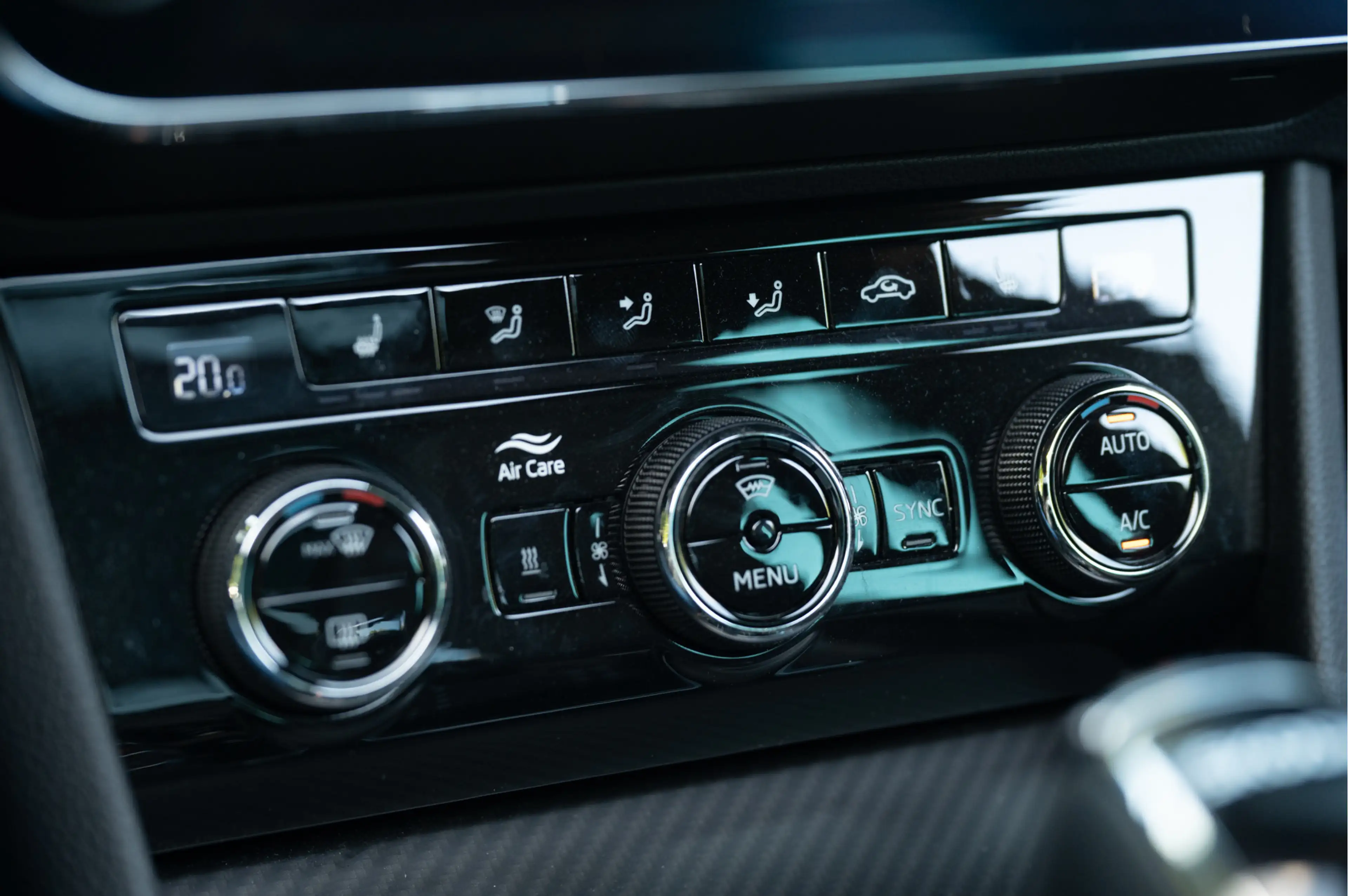 Skoda Superb Combi 1.4 TSI iV Sportline Business | Pano | Trekh — photo 36