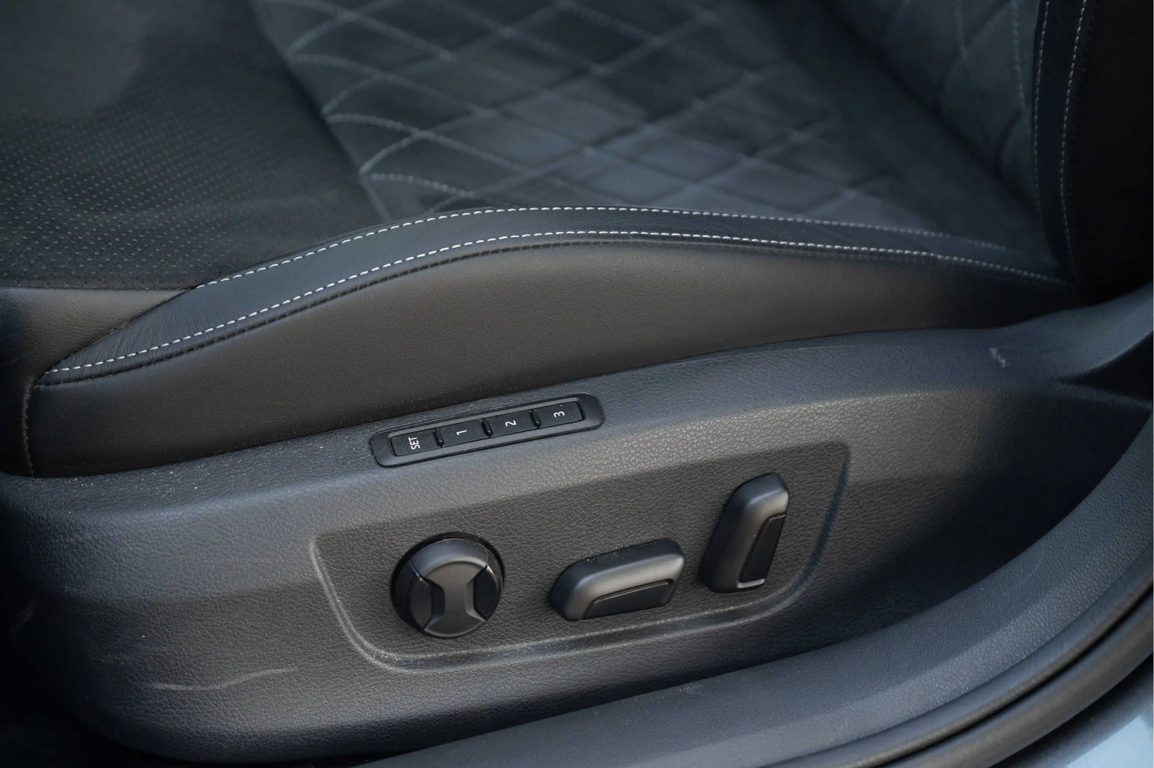 Skoda Superb Combi 1.4 TSI iV Sportline Business | Pano | Trekh — photo 15