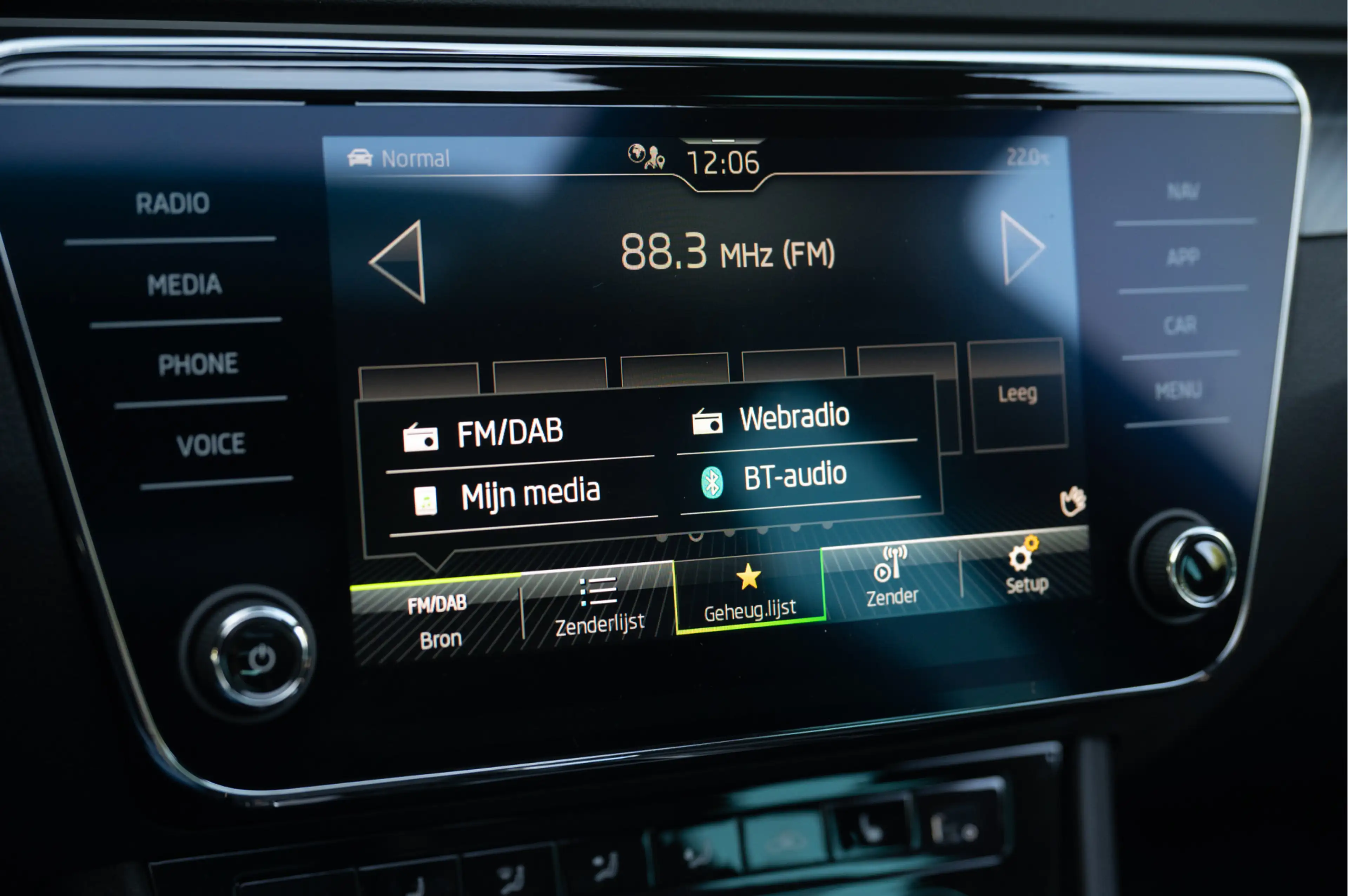 Skoda Superb Combi 1.4 TSI iV Sportline Business | Pano | Trekh — photo 30