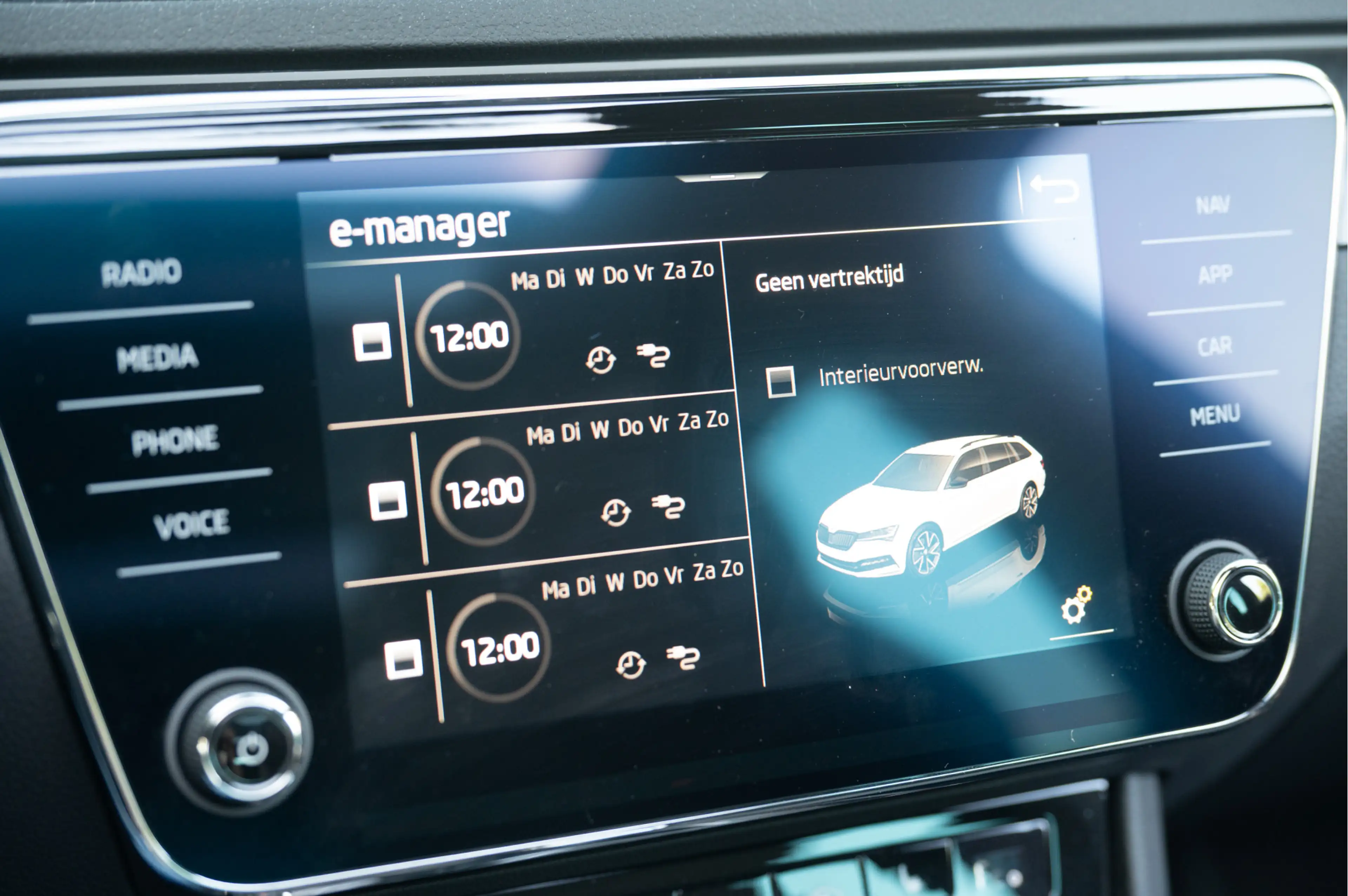 Skoda Superb Combi 1.4 TSI iV Sportline Business | Pano | Trekh — photo 34