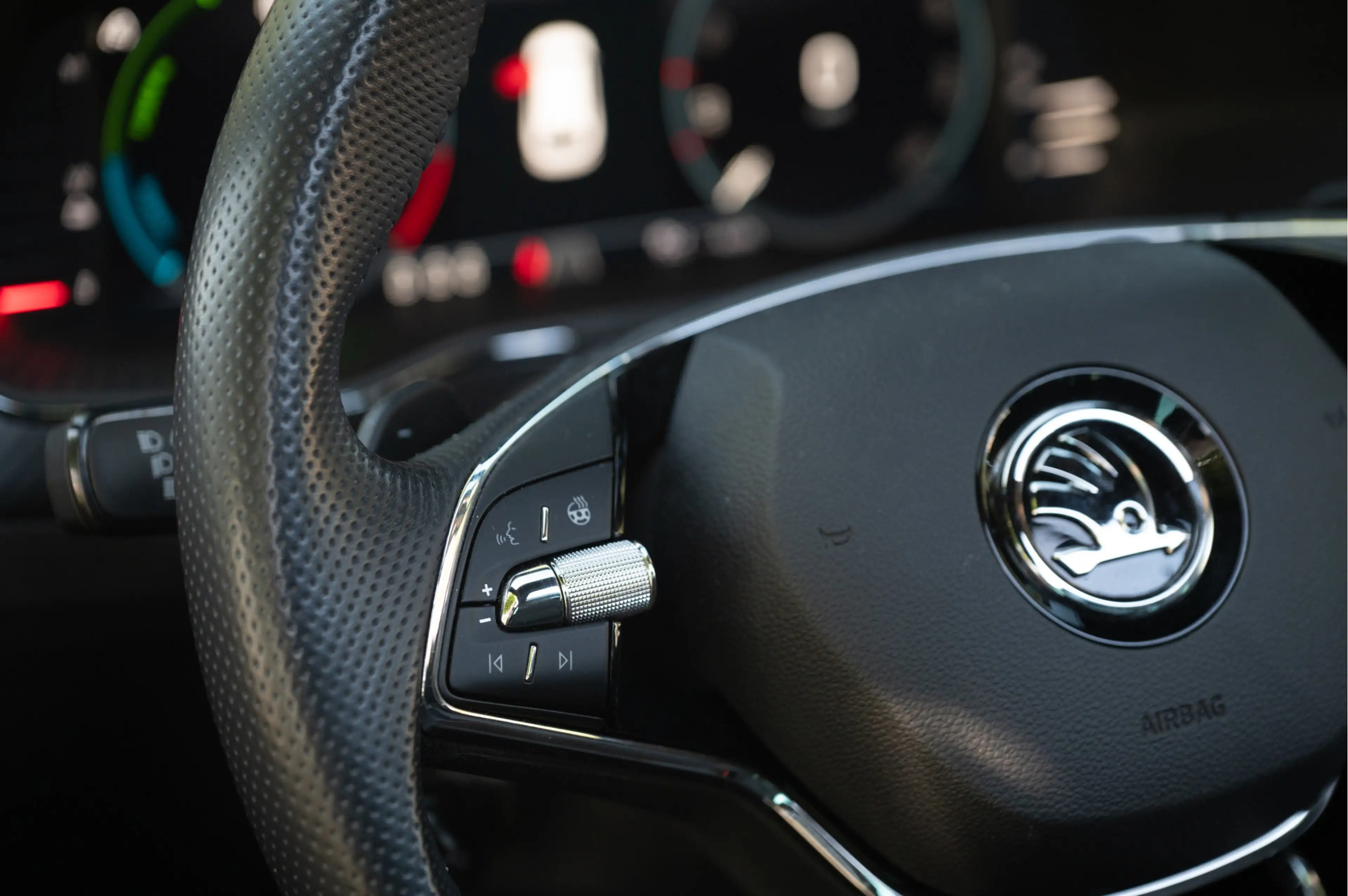 Skoda Superb Combi 1.4 TSI iV Sportline Business | Pano | Trekh — photo 23