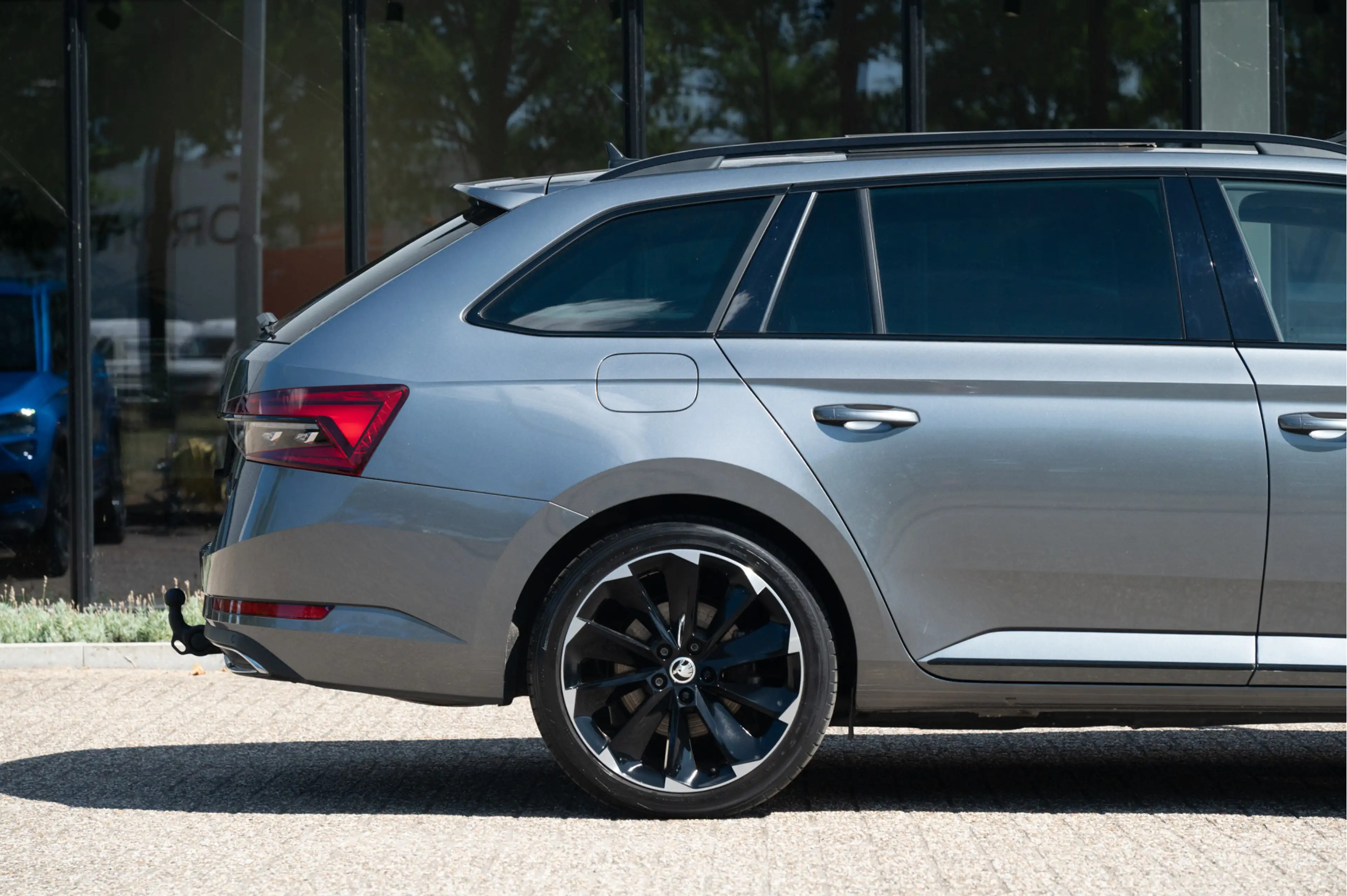 Skoda Superb Combi 1.4 TSI iV Sportline Business | Pano | Trekh — photo 9