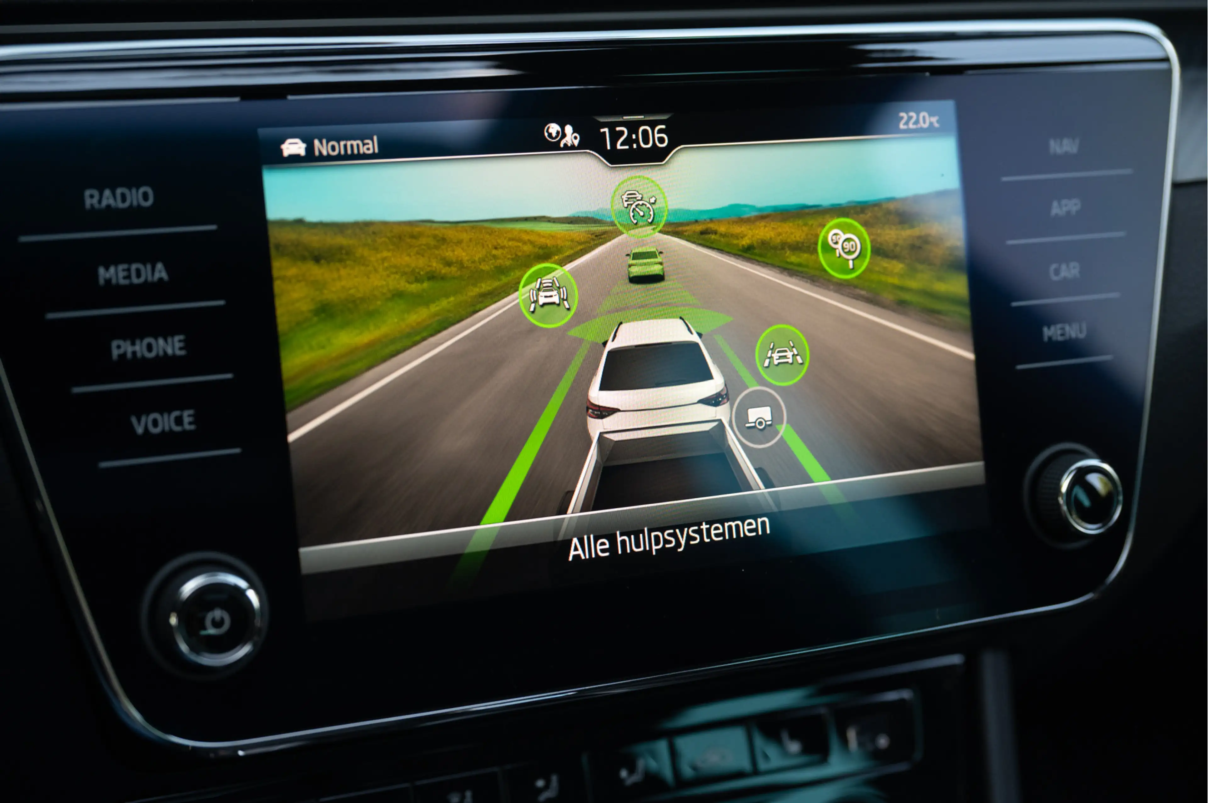 Skoda Superb Combi 1.4 TSI iV Sportline Business | Pano | Trekh — photo 33