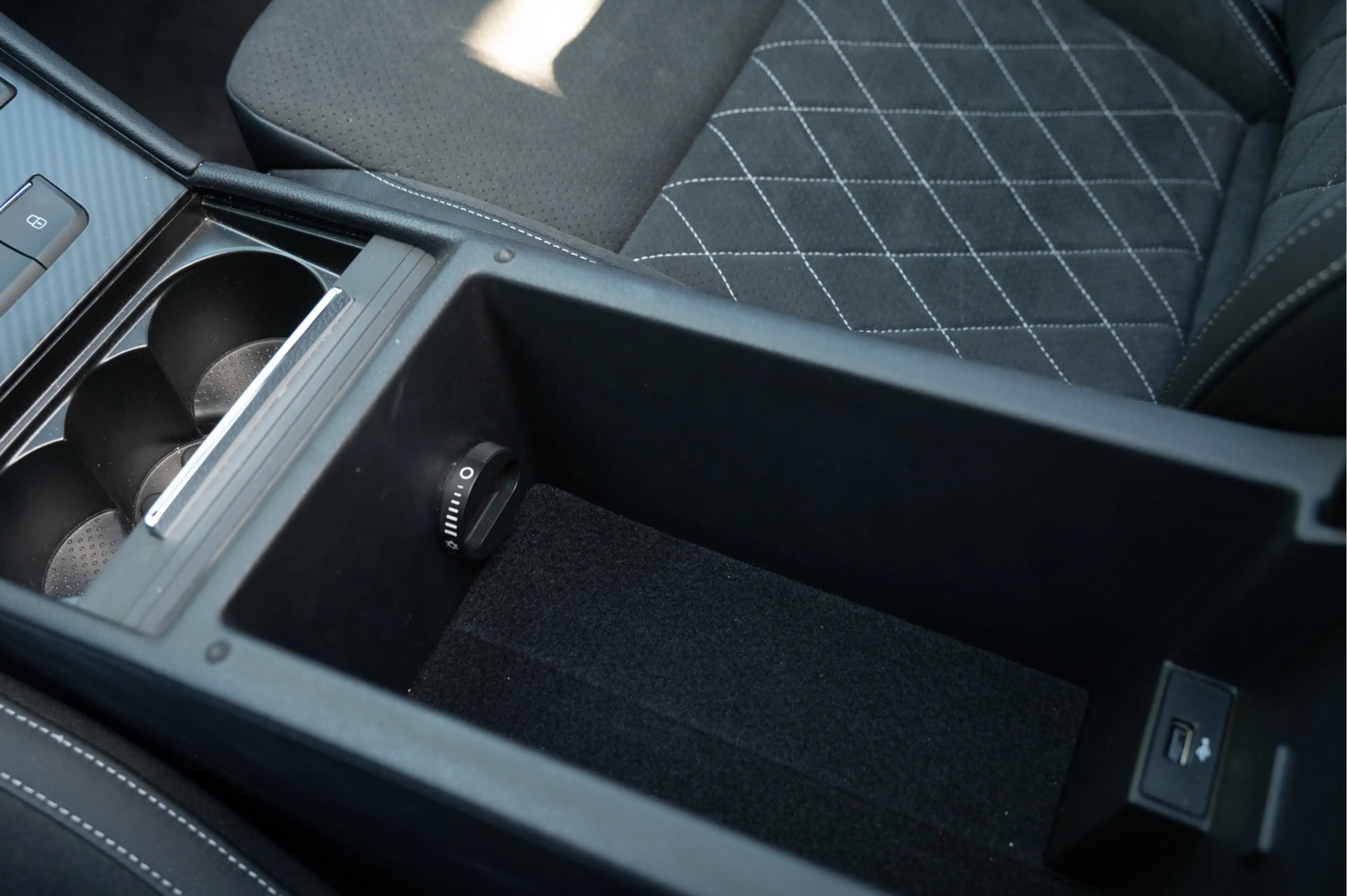 Skoda Superb Combi 1.4 TSI iV Sportline Business | Pano | Trekh — photo 39